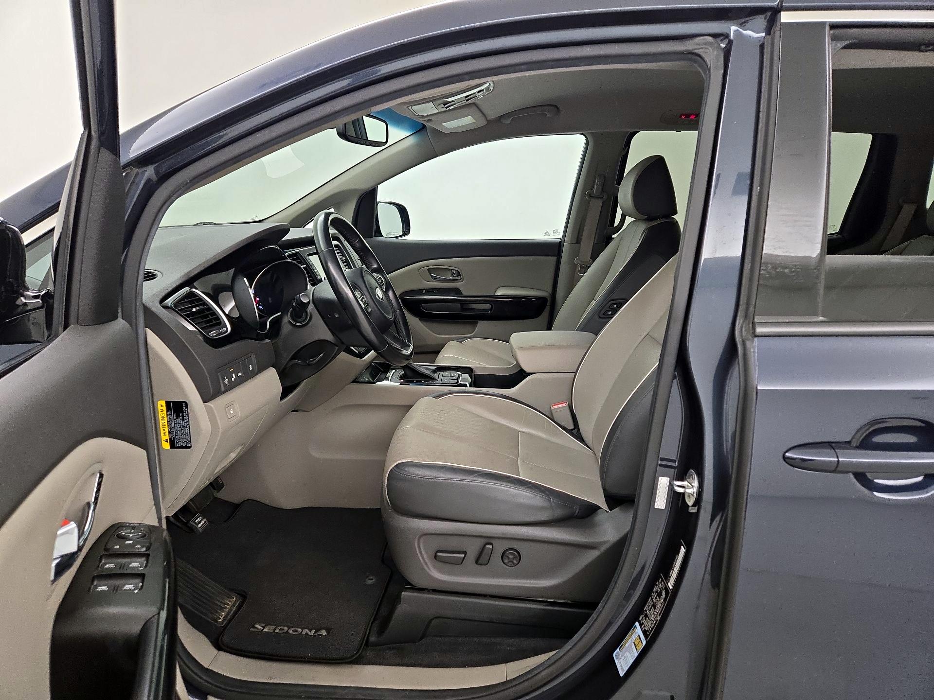Thumbnail: 2017 Kia Sedona - 11