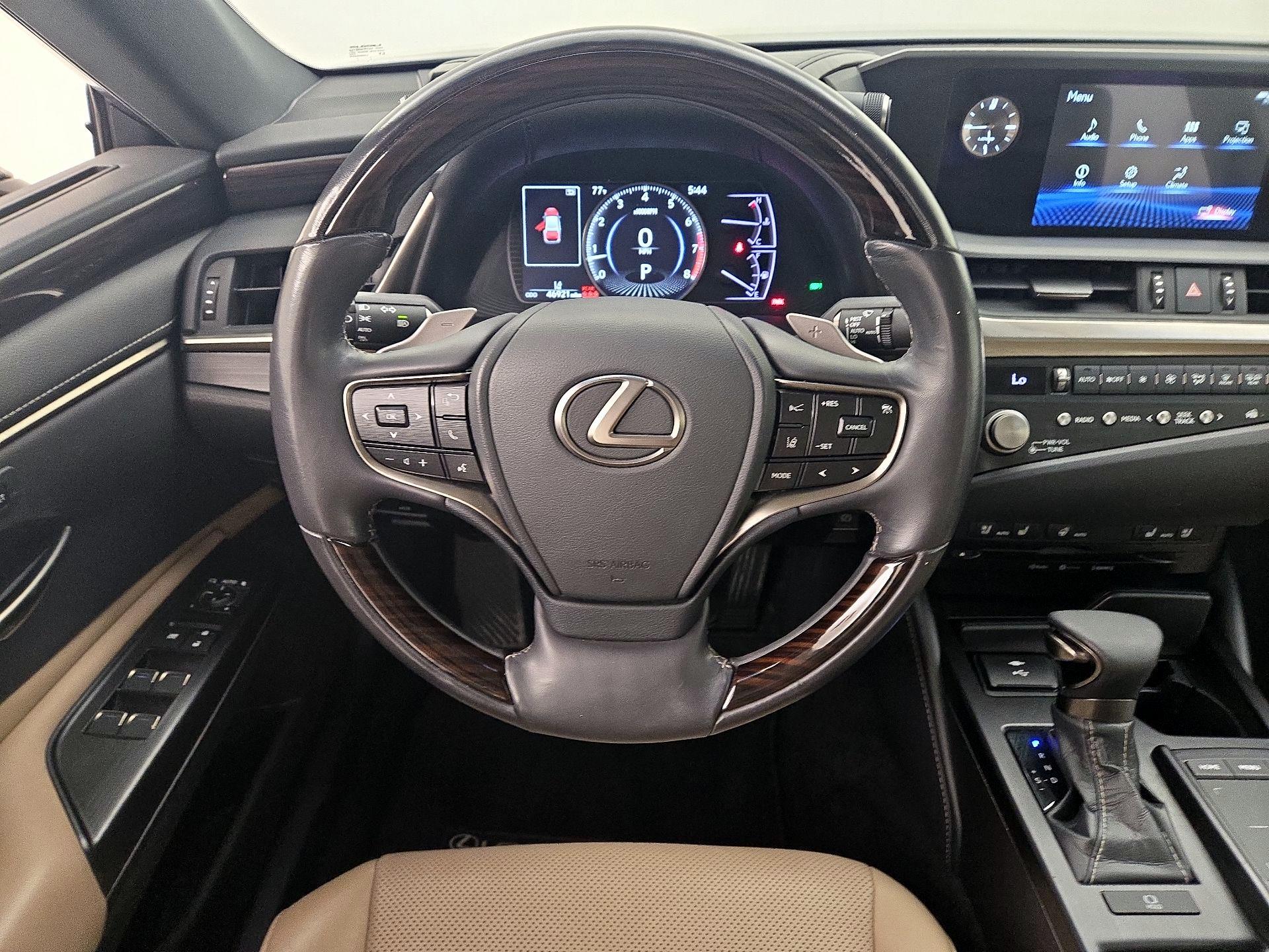 Thumbnail: 2021 Lexus ES - 10