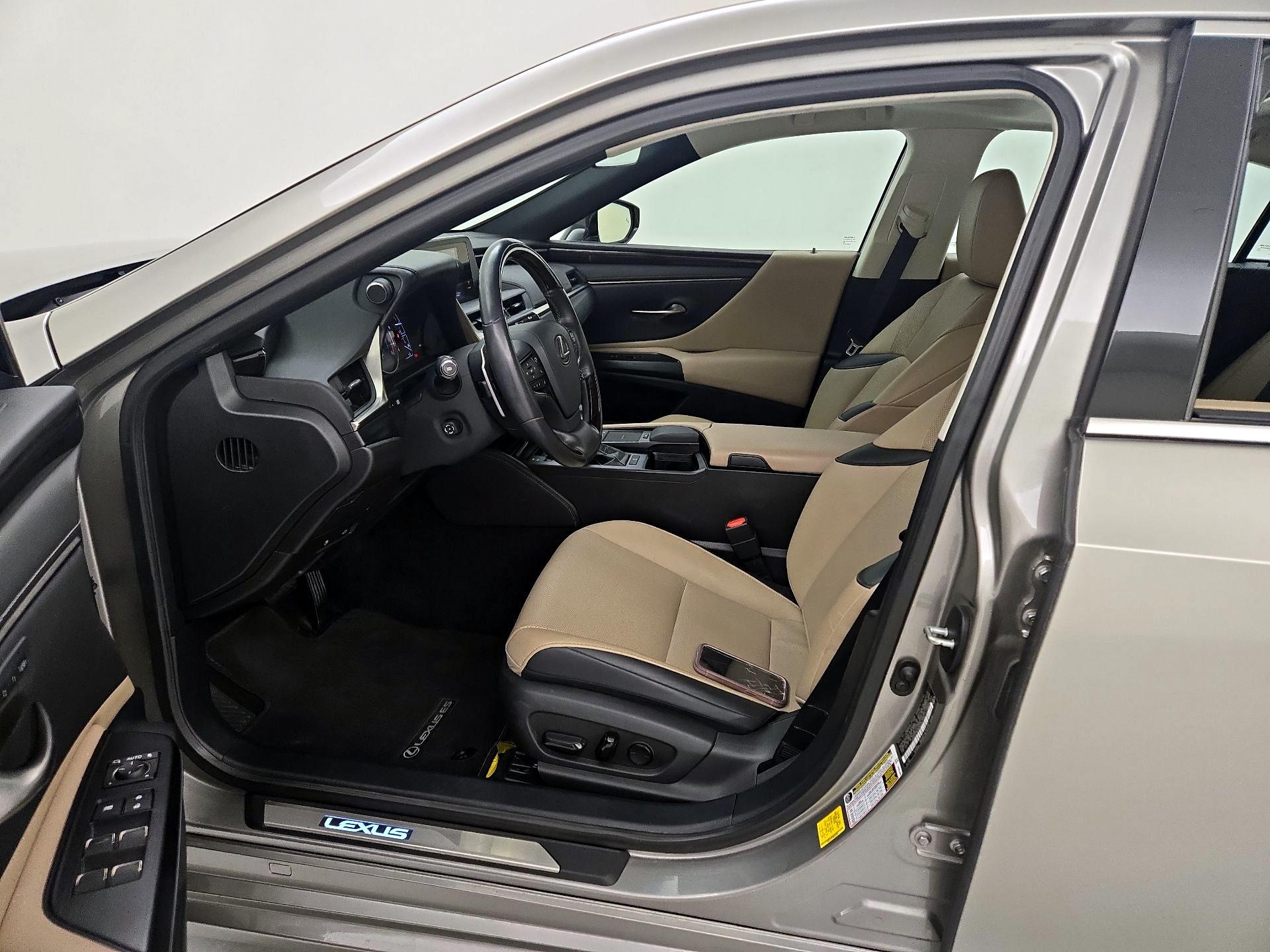 Thumbnail: 2021 Lexus ES - 11