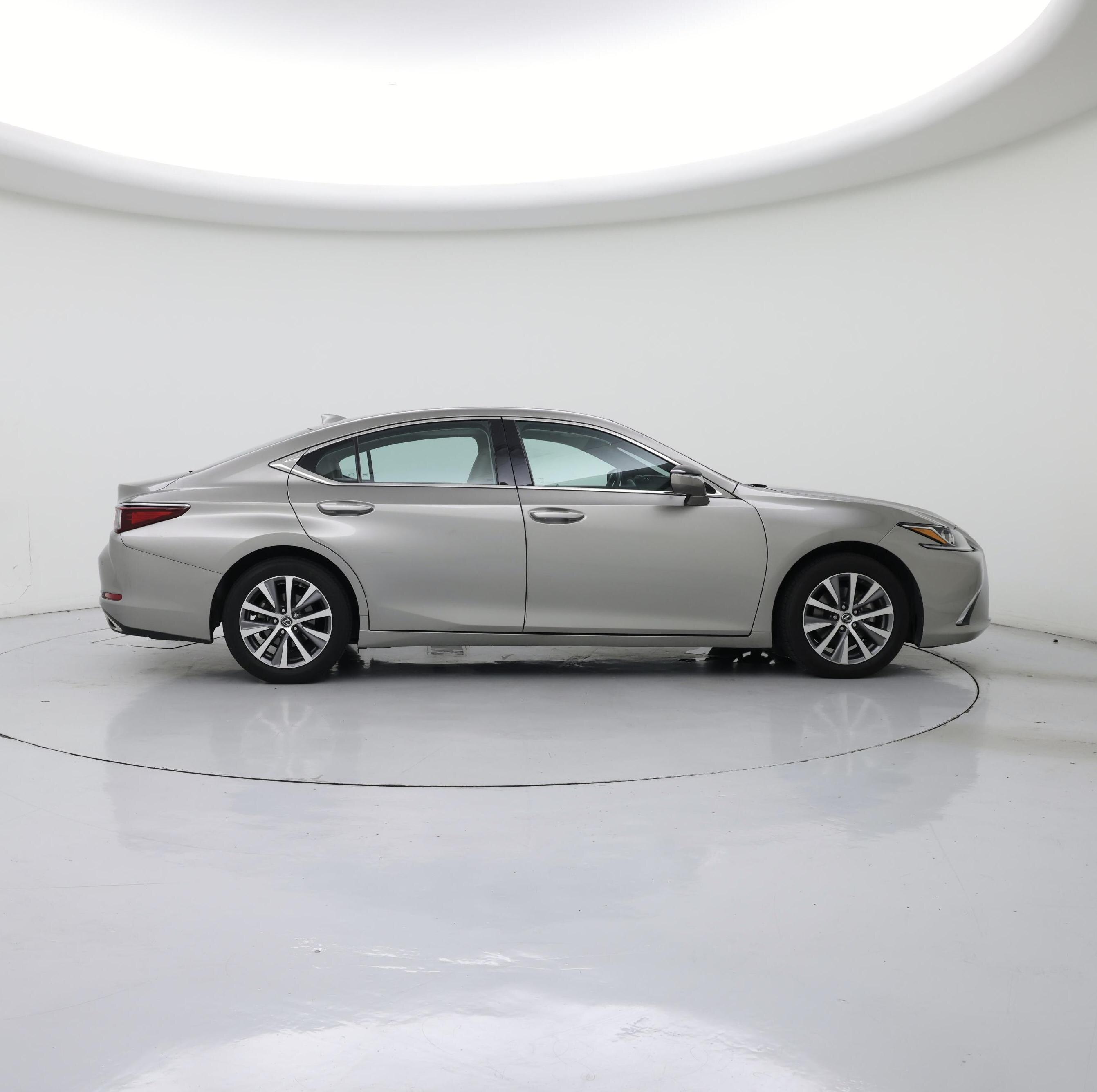 Thumbnail: 2021 Lexus ES - 7