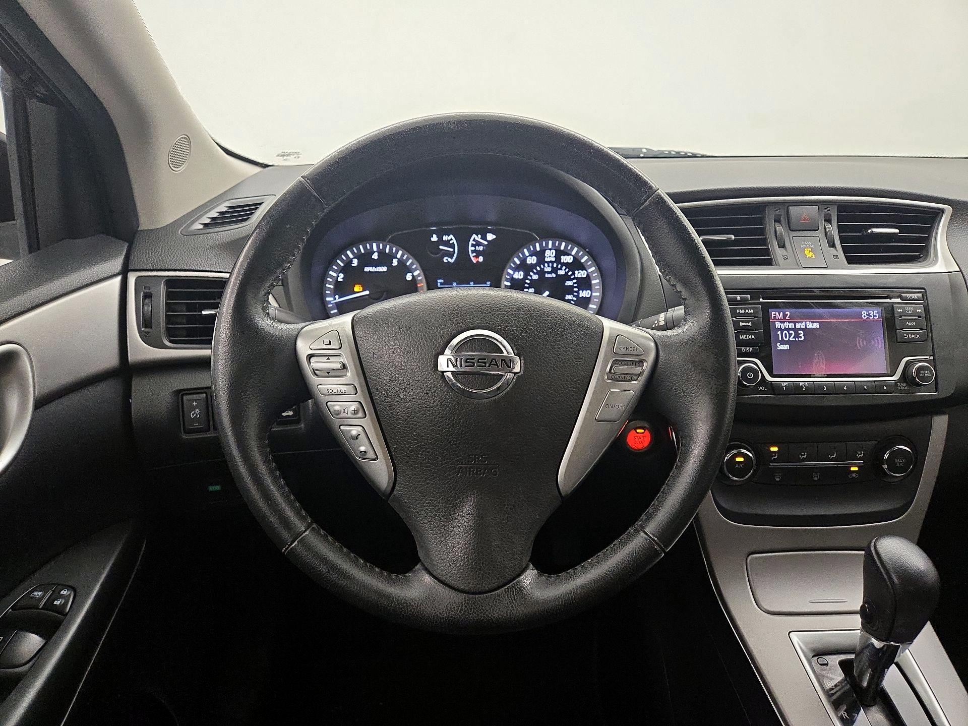 Thumbnail: 2015 Nissan Sentra - 10