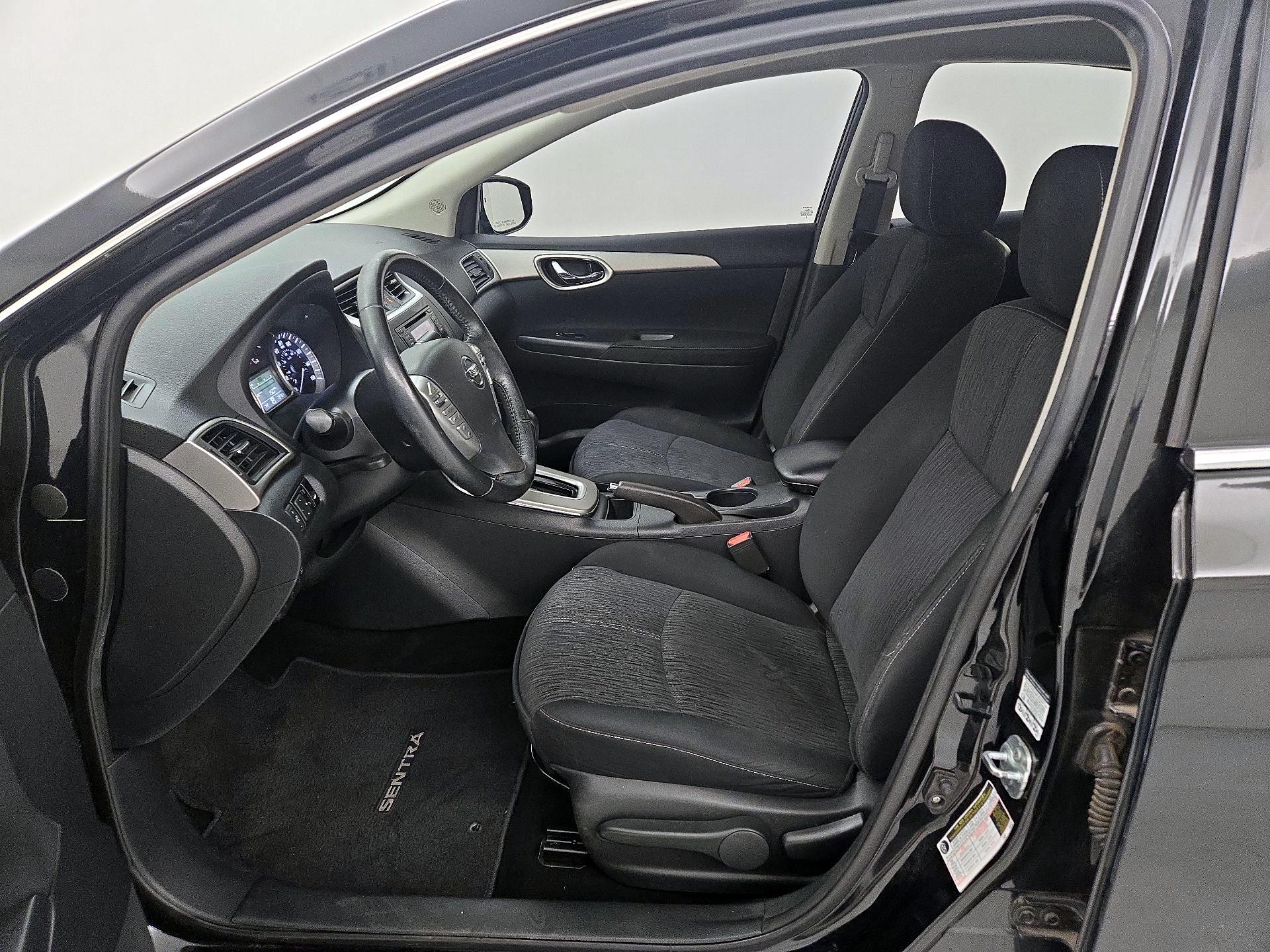 Thumbnail: 2015 Nissan Sentra - 11
