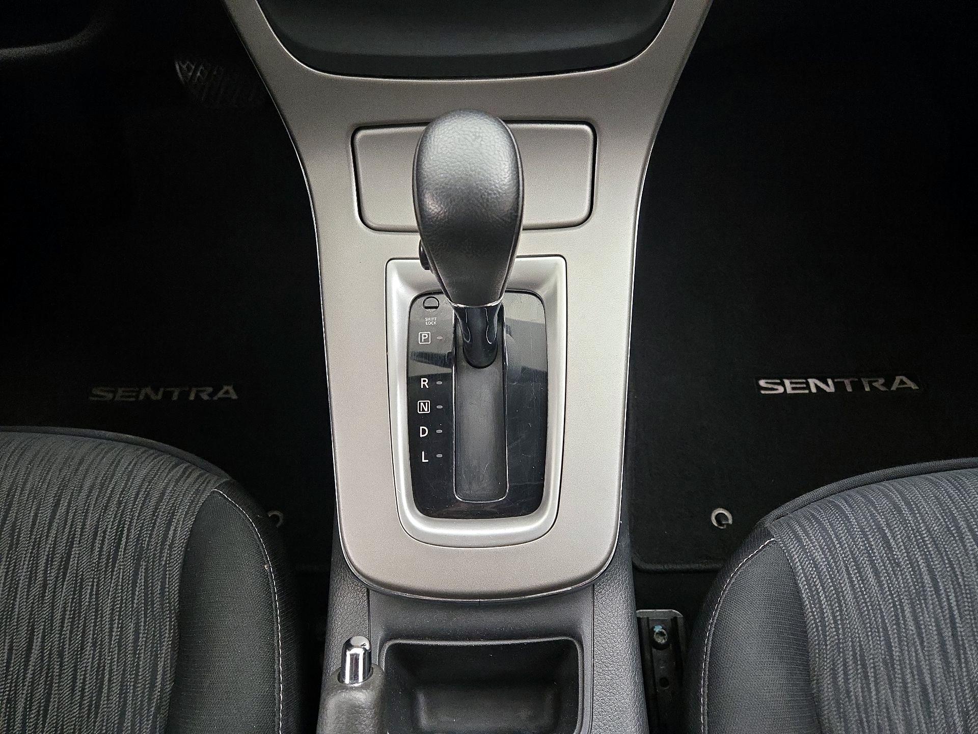 Thumbnail: 2015 Nissan Sentra - 17