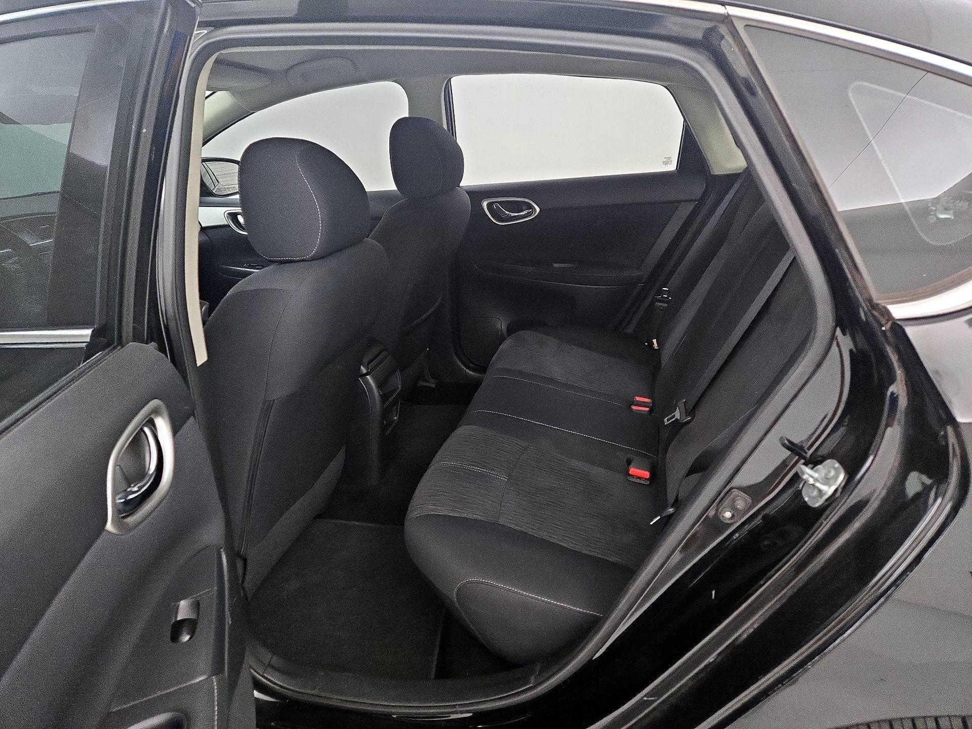 Thumbnail: 2015 Nissan Sentra - 19