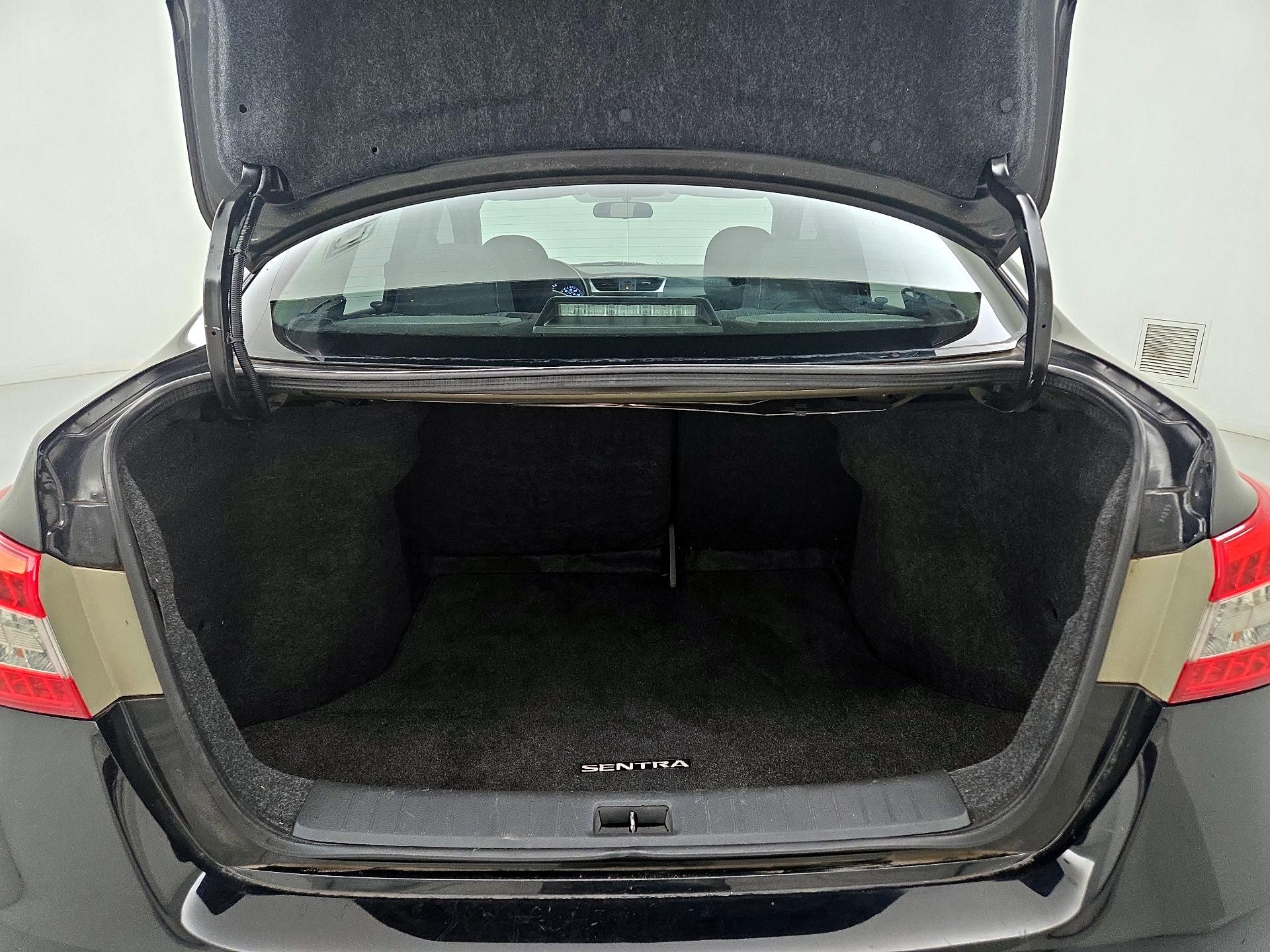 Thumbnail: 2015 Nissan Sentra - 20