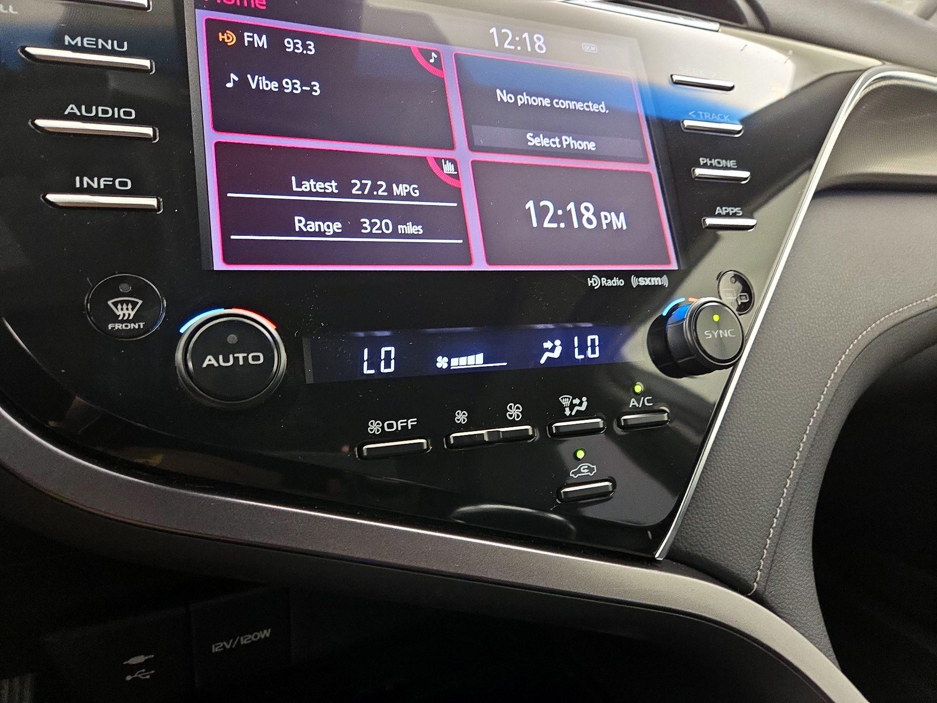 Thumbnail: 2018 Toyota Camry - 16