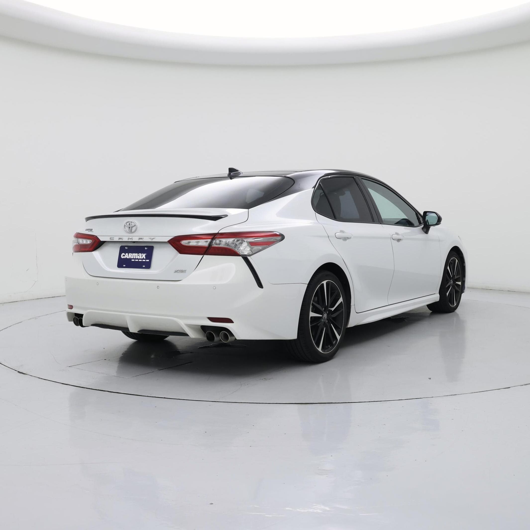 Thumbnail: 2018 Toyota Camry - 8