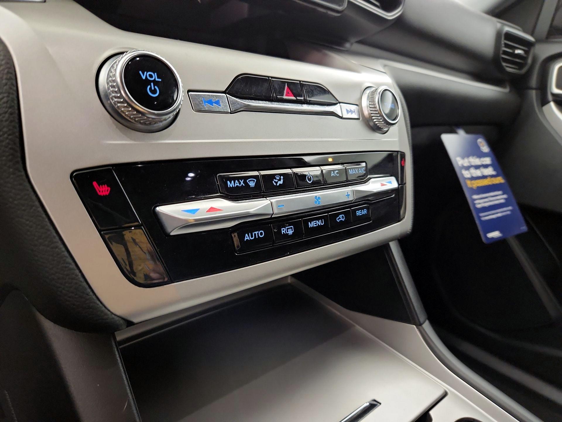 Thumbnail: 2022 Ford Explorer - 16