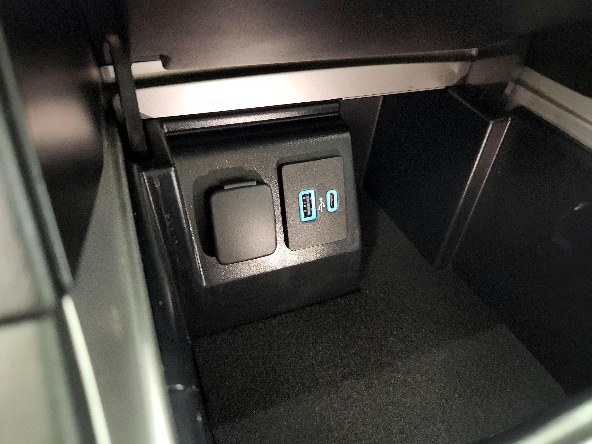 Thumbnail: 2022 Ford Explorer - 18