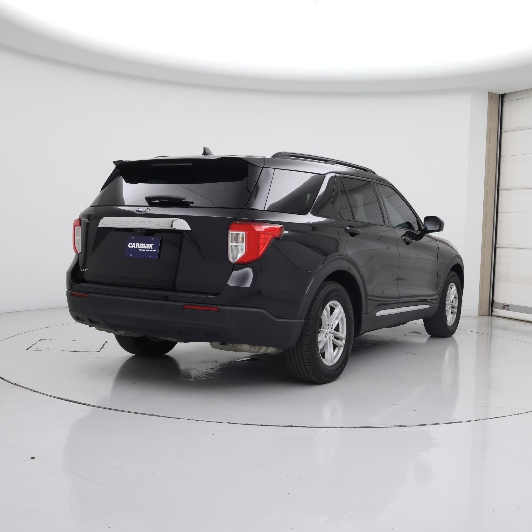 Thumbnail: 2022 Ford Explorer - 8