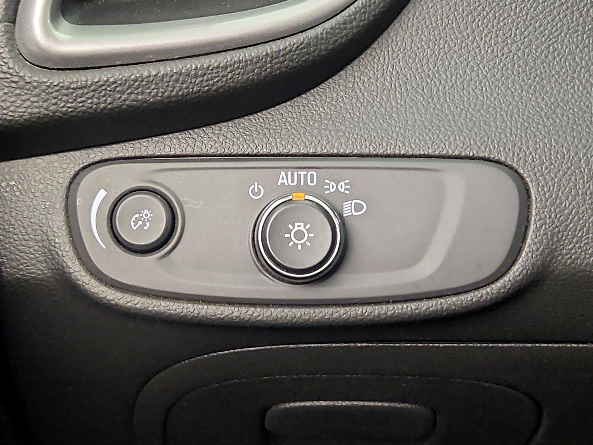 Thumbnail: 2021 Chevrolet Trax - 13