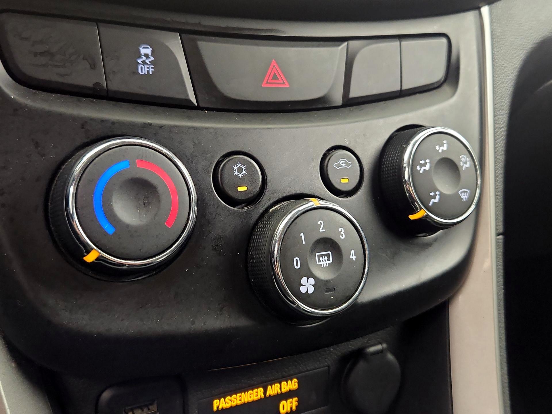 Thumbnail: 2021 Chevrolet Trax - 16