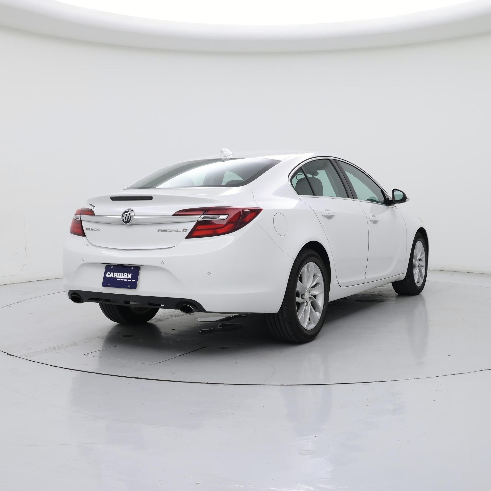 Thumbnail: 2016 Buick Regal - 8