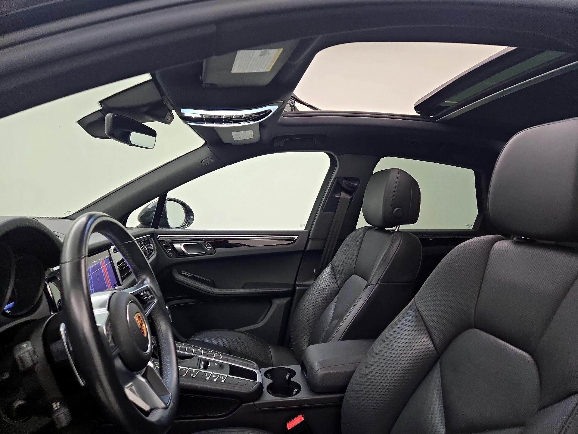 Thumbnail: 2020 Porsche Macan - 18