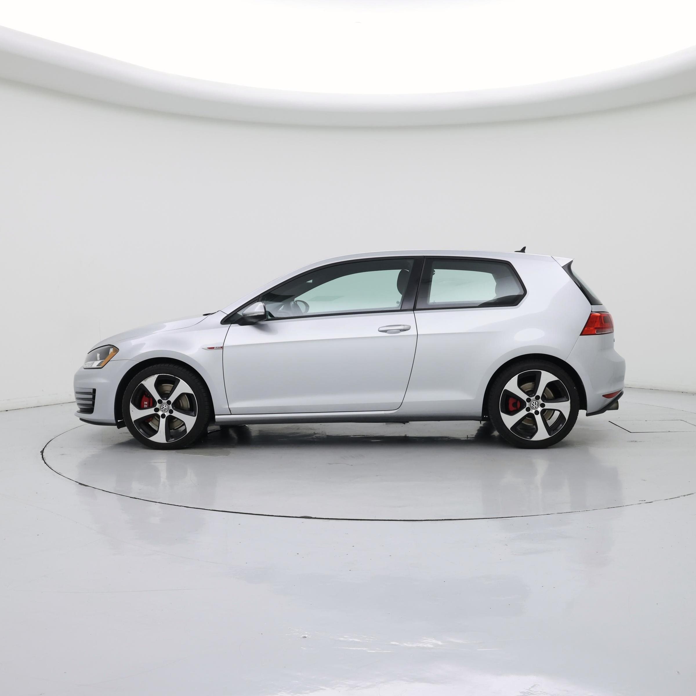 Thumbnail: 2015 Volkswagen Golf - 3