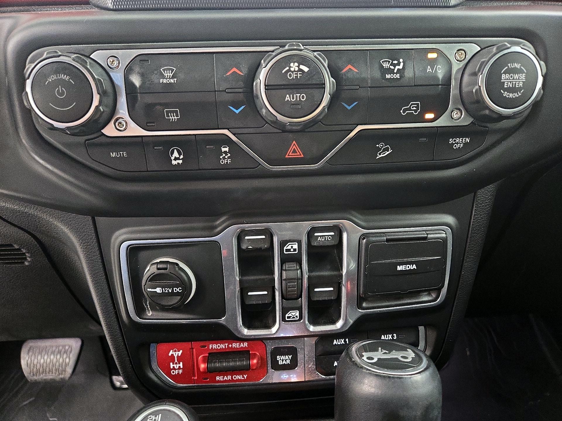 Thumbnail: 2018 Jeep Wrangler - 14