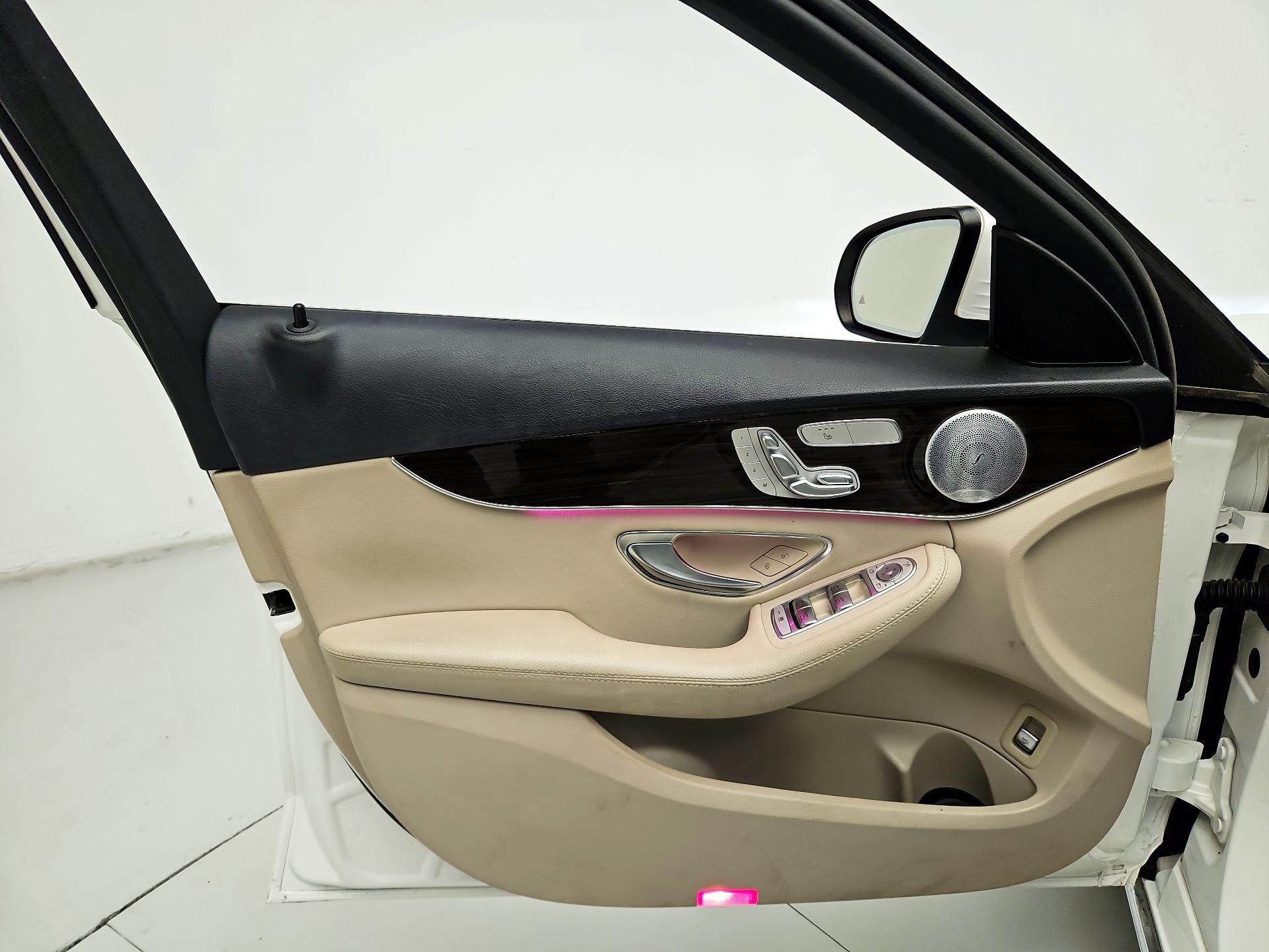 Thumbnail: 2020 Mercedes-Benz C-Class - 12