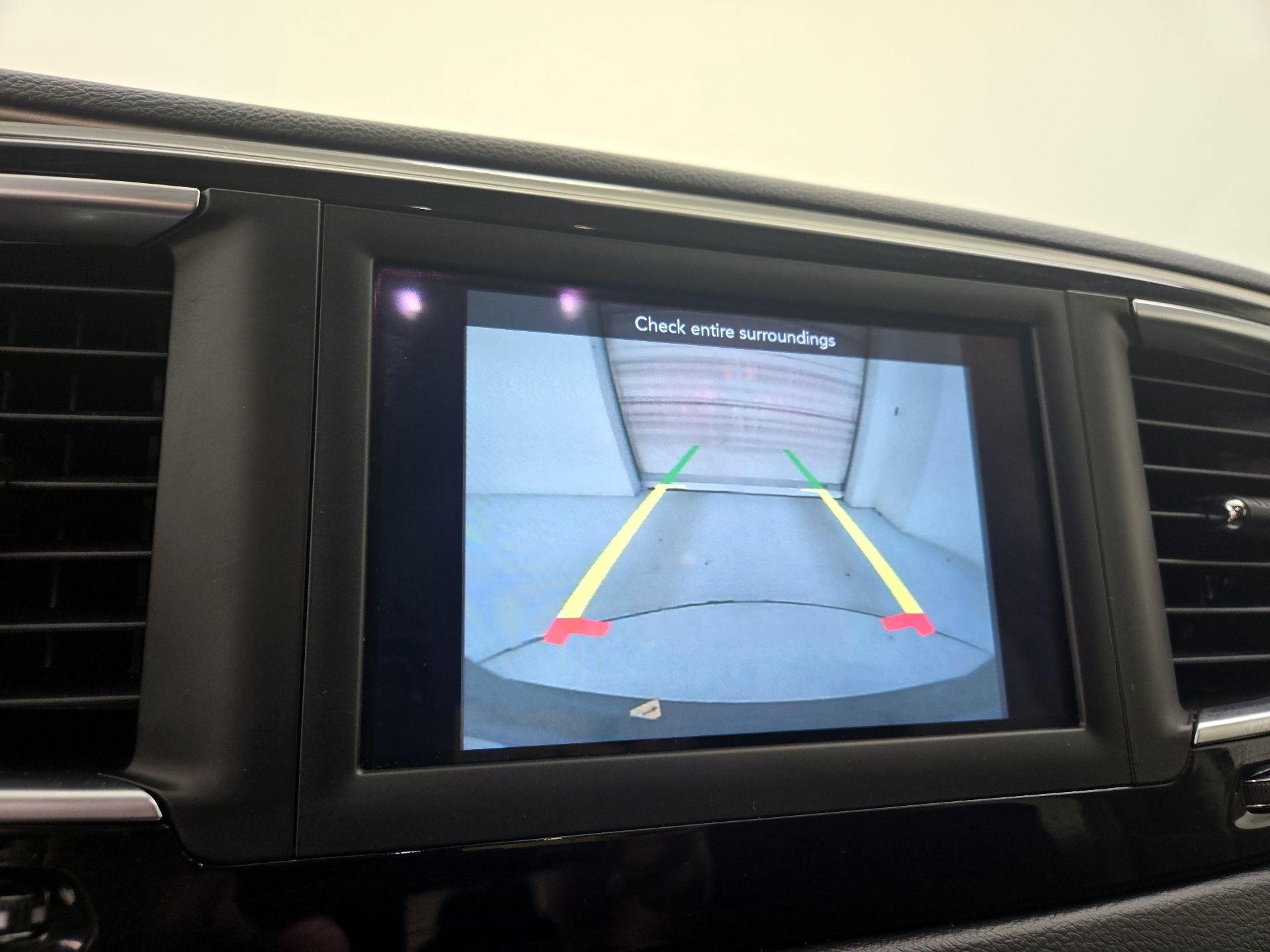 Thumbnail: 2018 Chrysler Pacifica - 14