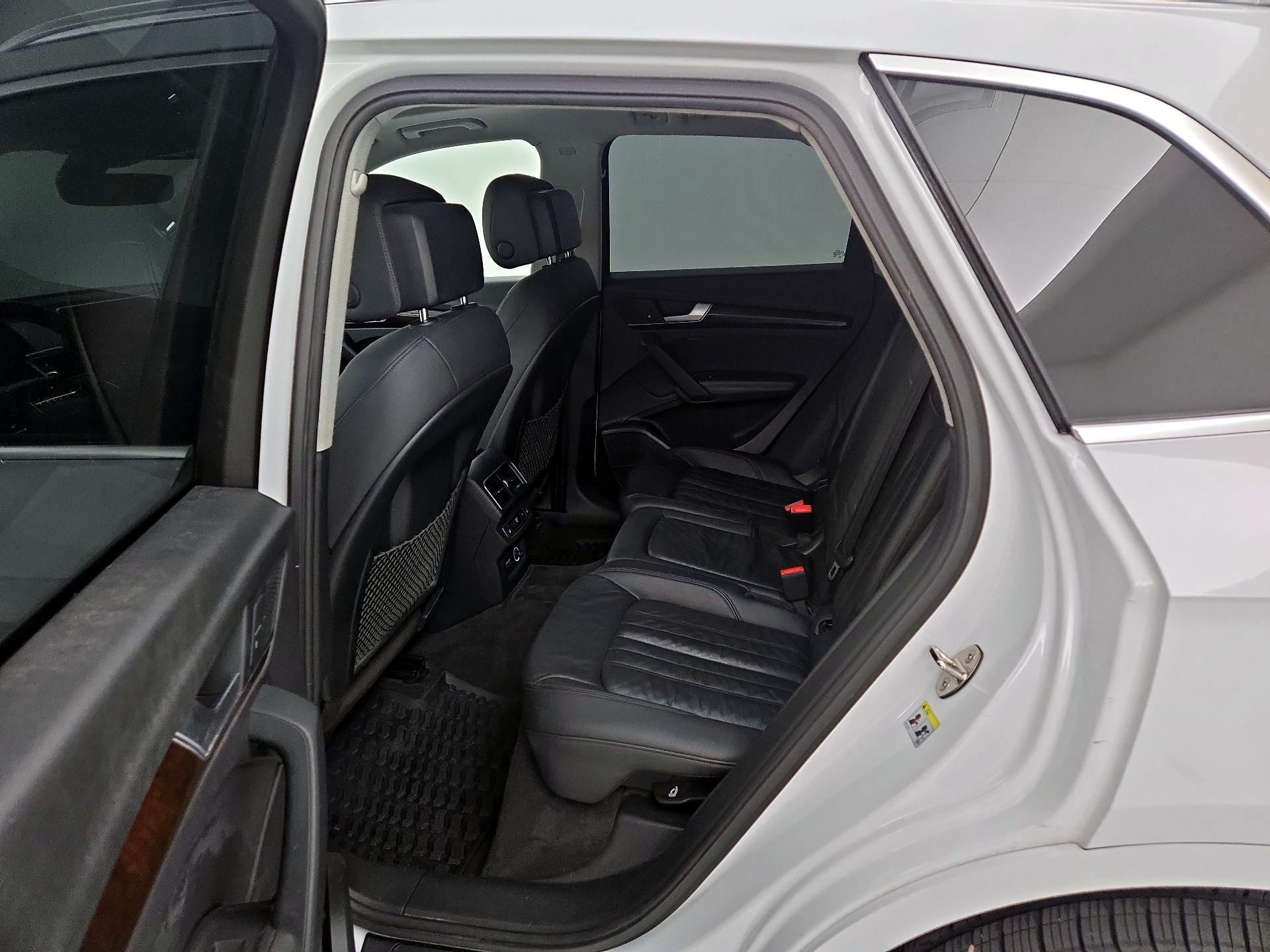 Thumbnail: 2019 Audi Q5 - 19