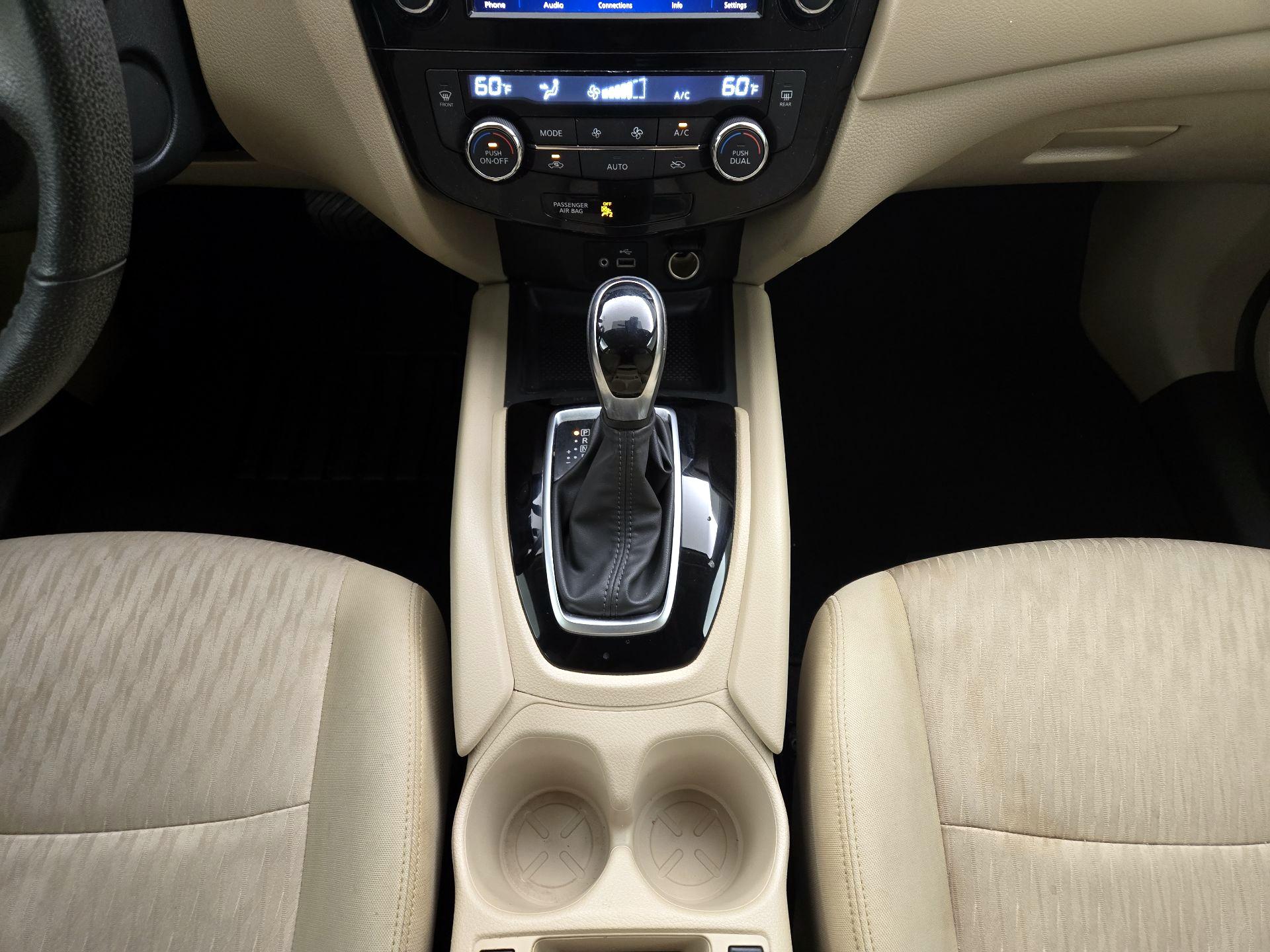 Thumbnail: 2020 Nissan Rogue - 17