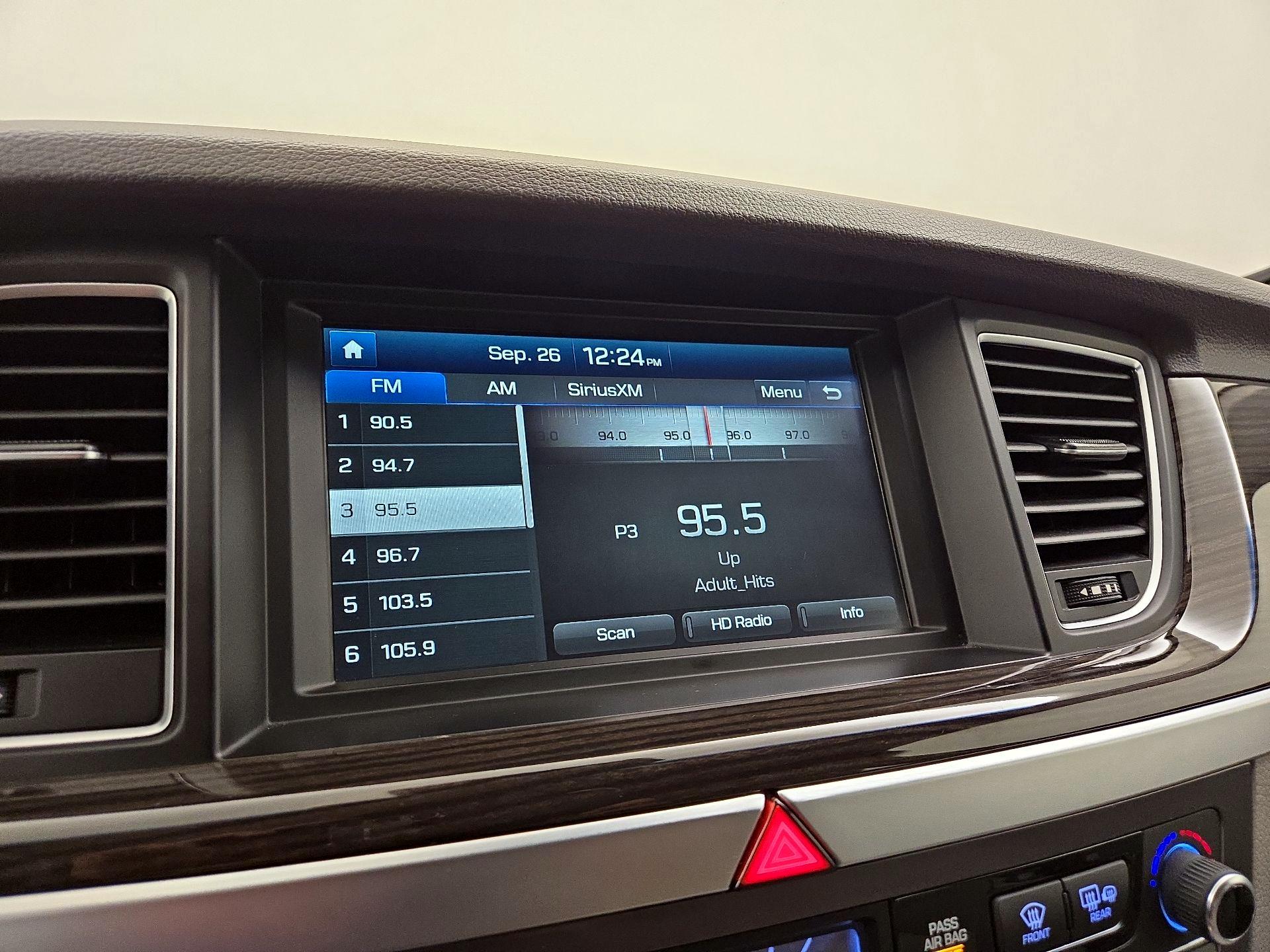 Thumbnail: 2015 Hyundai Genesis - 16