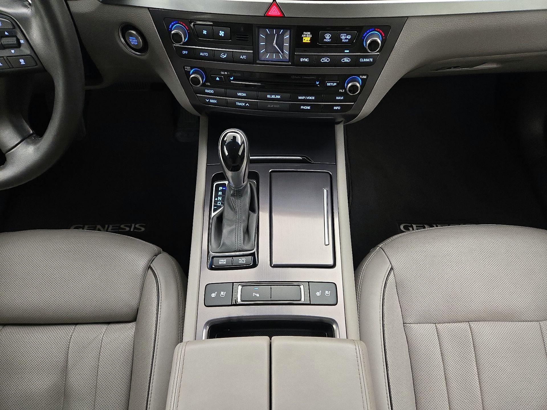Thumbnail: 2015 Hyundai Genesis - 18