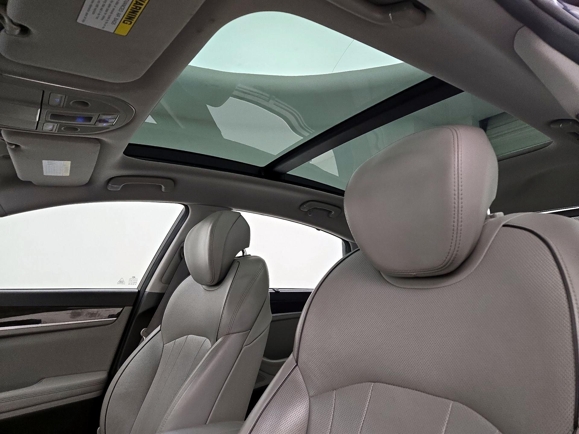 Thumbnail: 2015 Hyundai Genesis - 20
