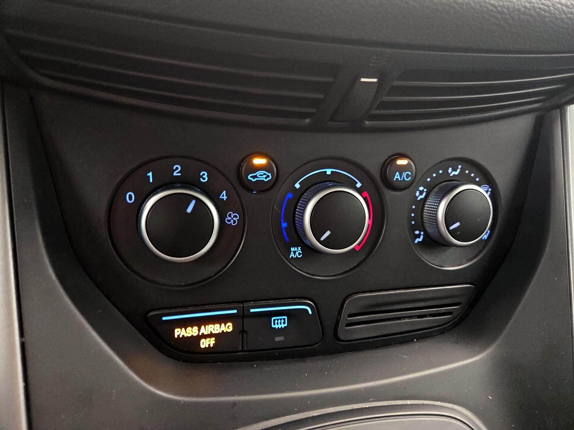 Thumbnail: 2015 Ford Escape - 16