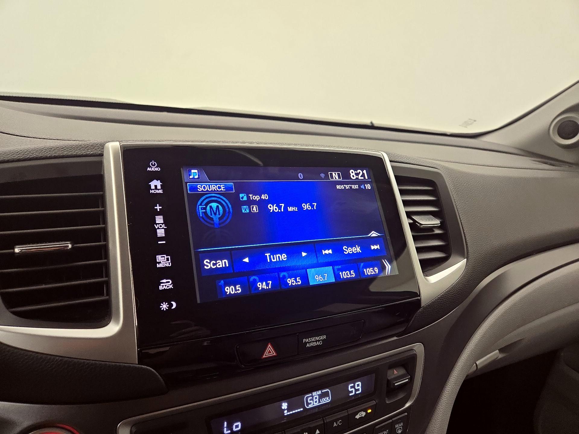 Thumbnail: 2017 Honda Pilot - 15