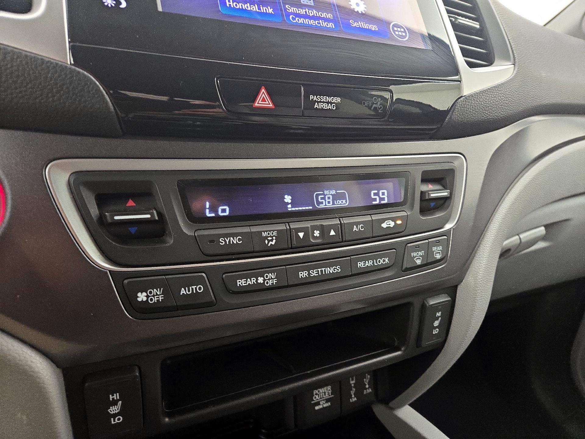 Thumbnail: 2017 Honda Pilot - 16