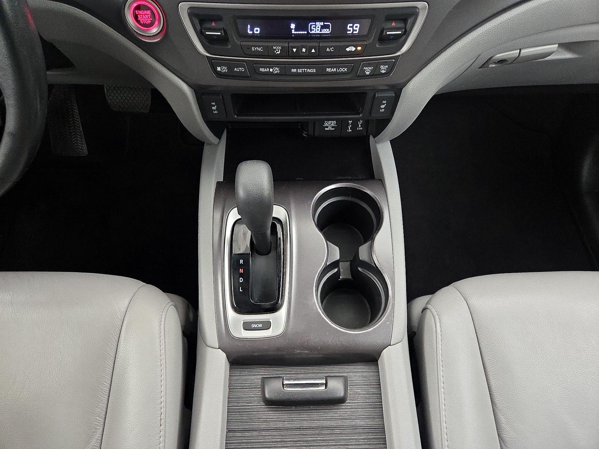 Thumbnail: 2017 Honda Pilot - 17