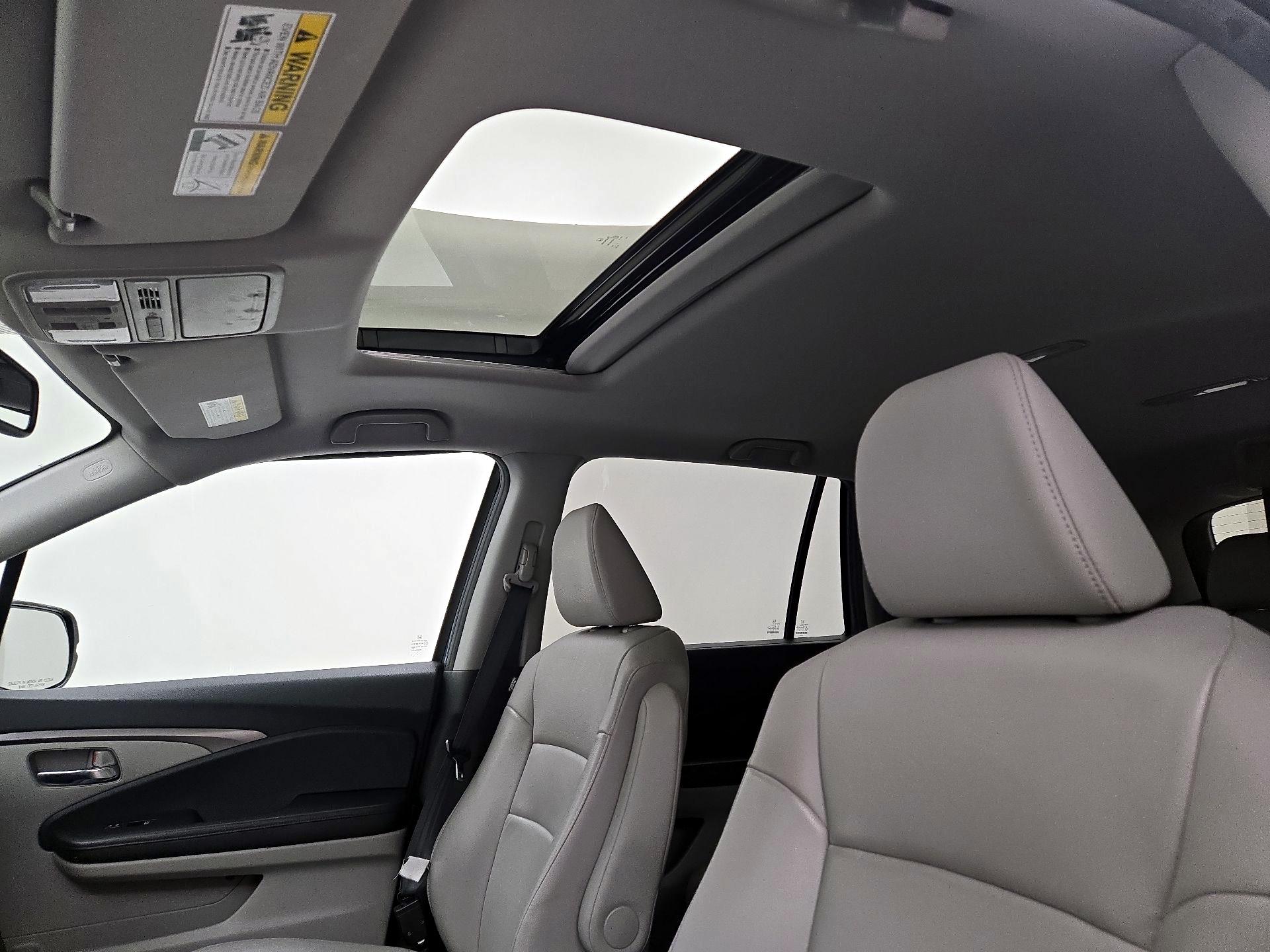 Thumbnail: 2017 Honda Pilot - 19