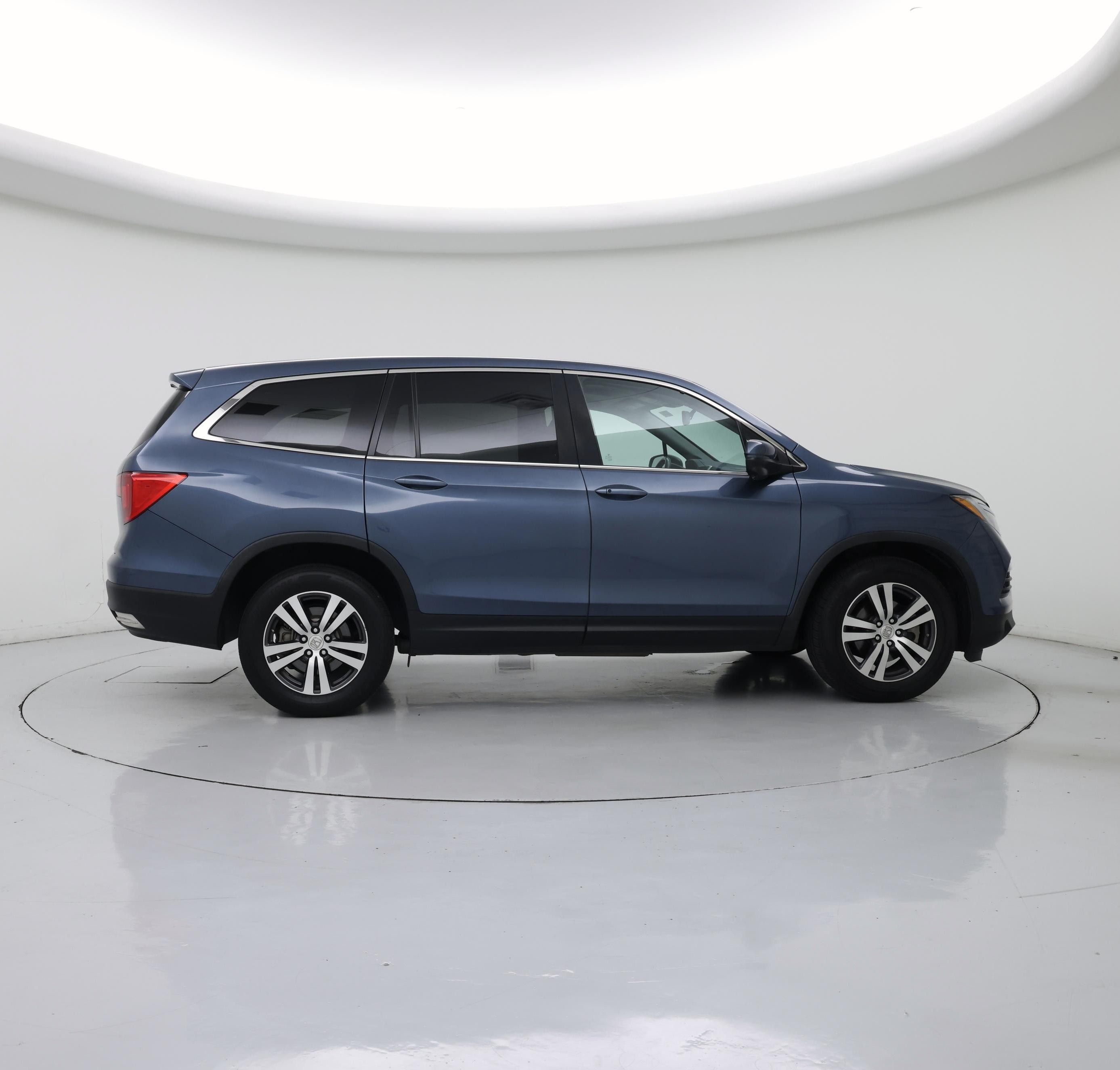 Thumbnail: 2017 Honda Pilot - 7