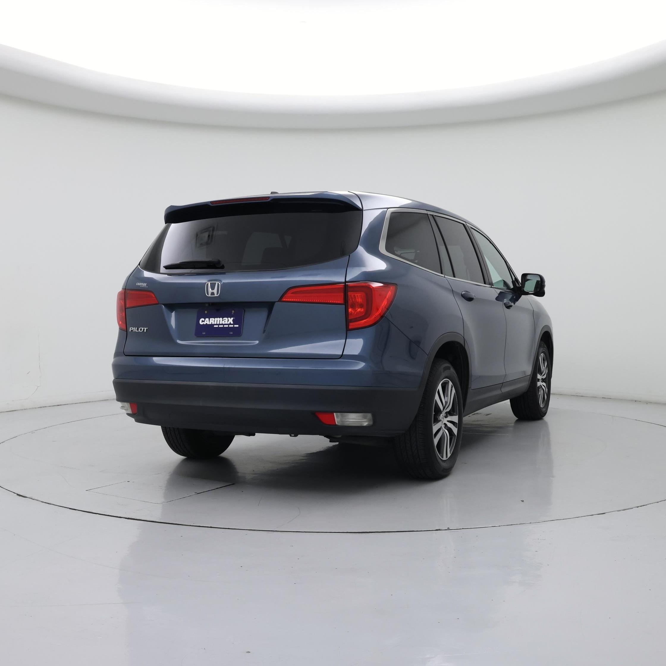 Thumbnail: 2017 Honda Pilot - 8
