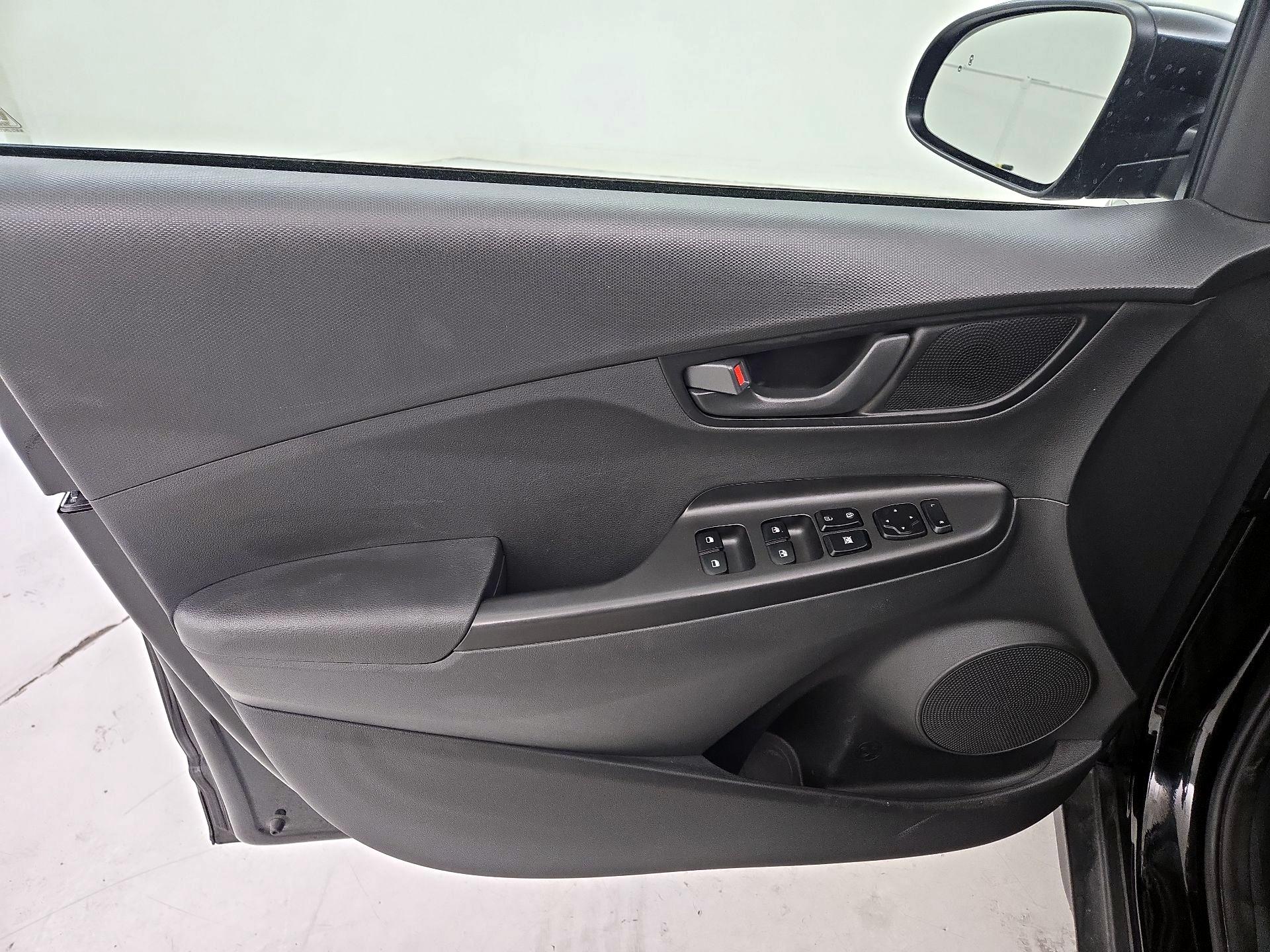 Thumbnail: 2021 Hyundai Kona - 12