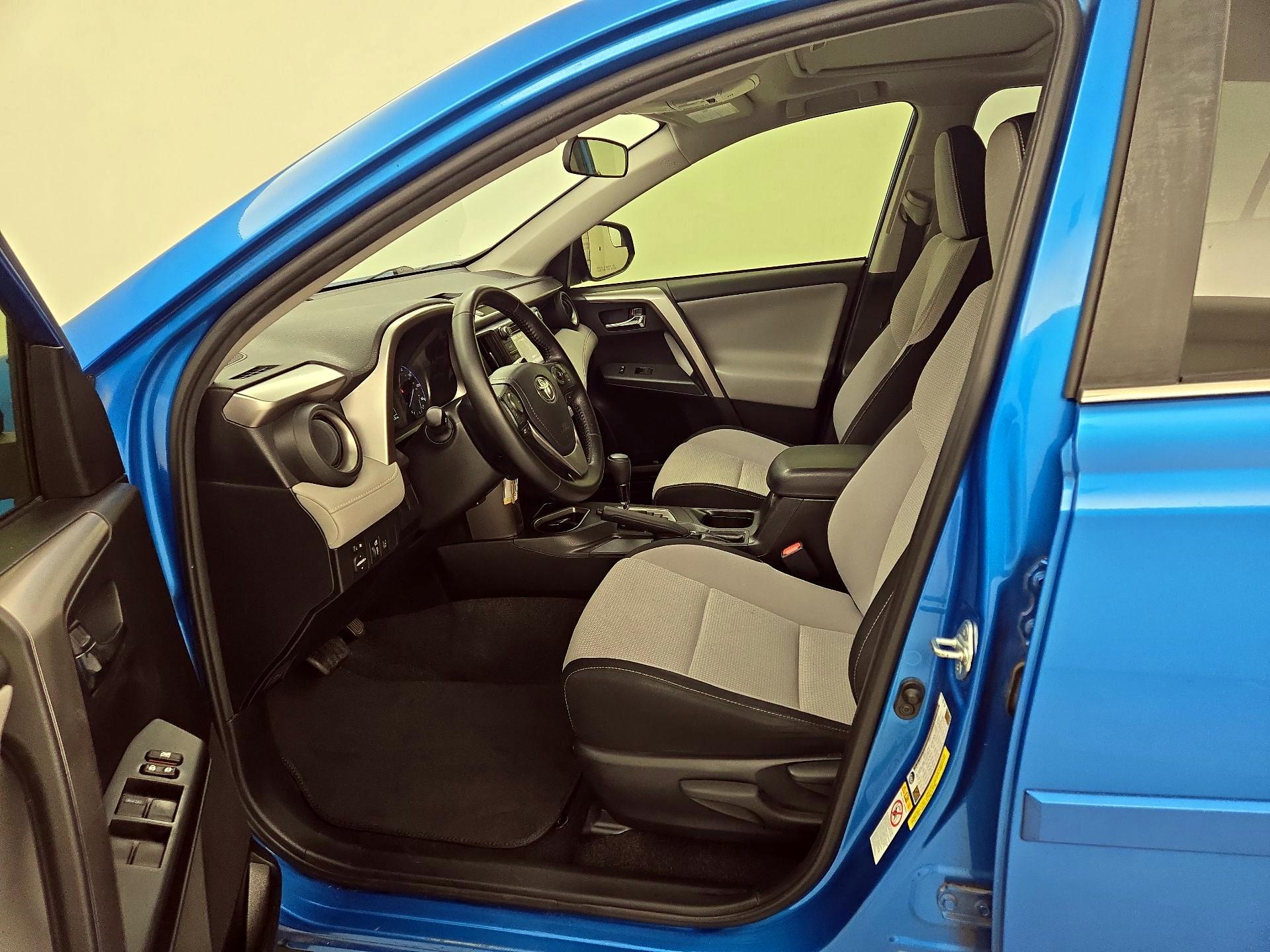 Thumbnail: 2017 Toyota RAV4 - 11