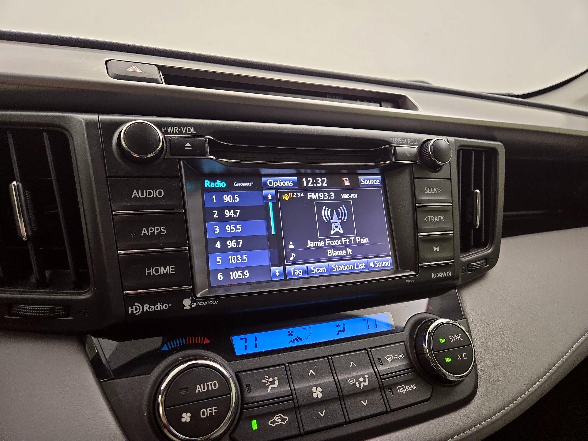 Thumbnail: 2017 Toyota RAV4 - 15