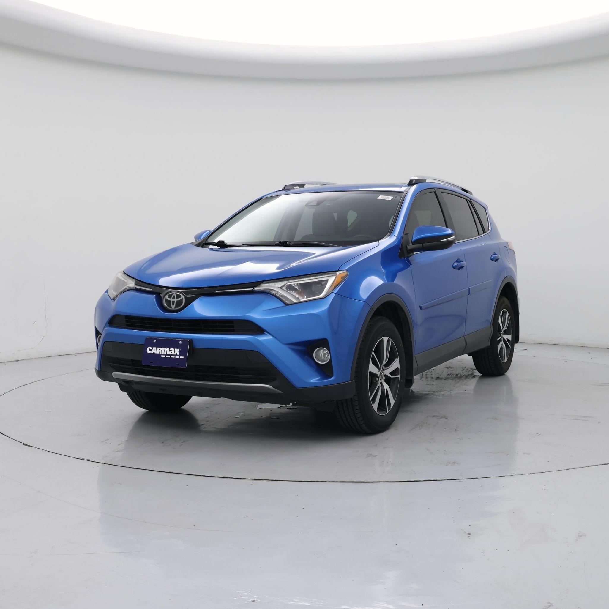 Thumbnail: 2017 Toyota RAV4 - 4