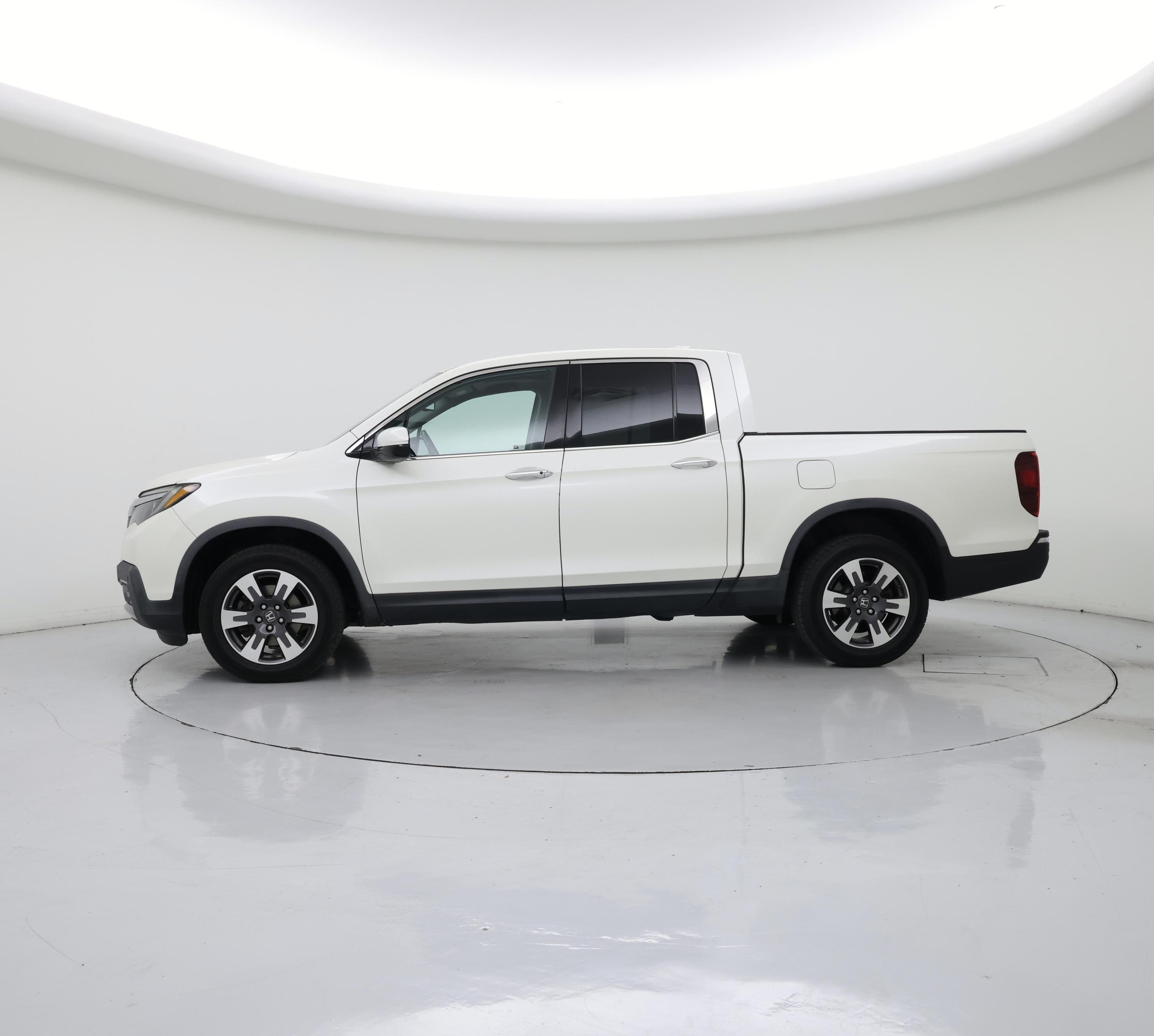 Thumbnail: 2017 Honda Ridgeline - 3
