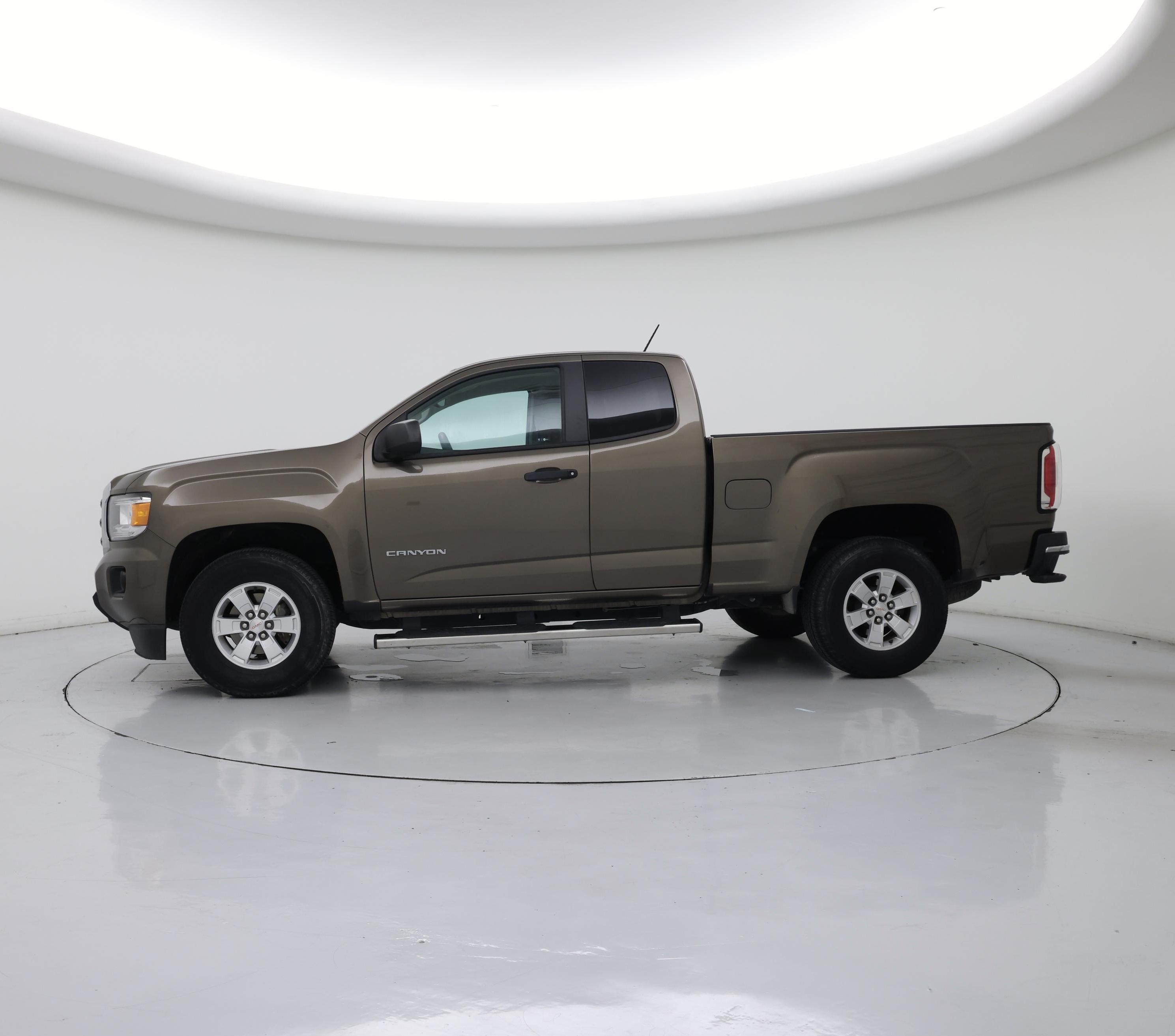 Thumbnail: 2016 GMC Canyon - 3