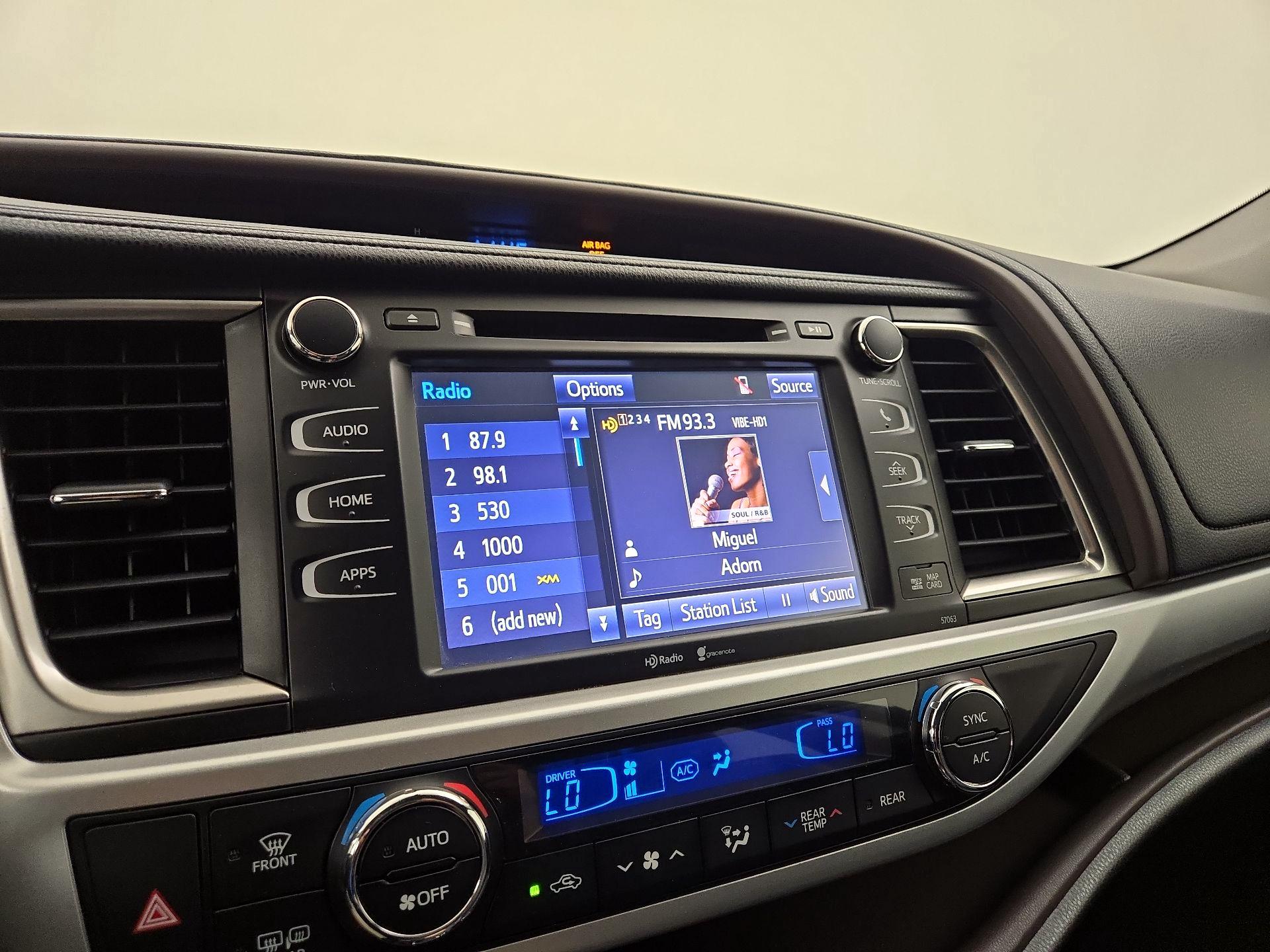Thumbnail: 2015 Toyota Highlander - 16