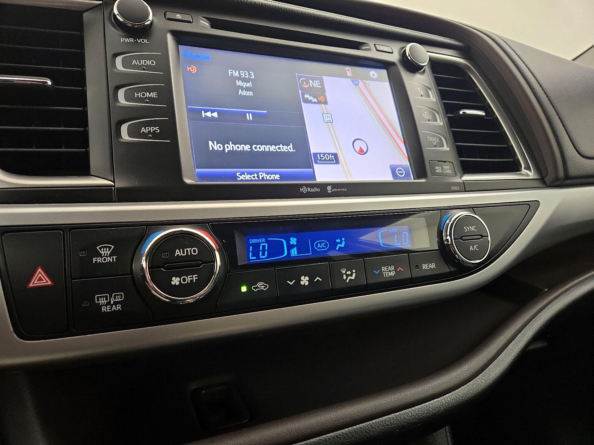 Thumbnail: 2015 Toyota Highlander - 17