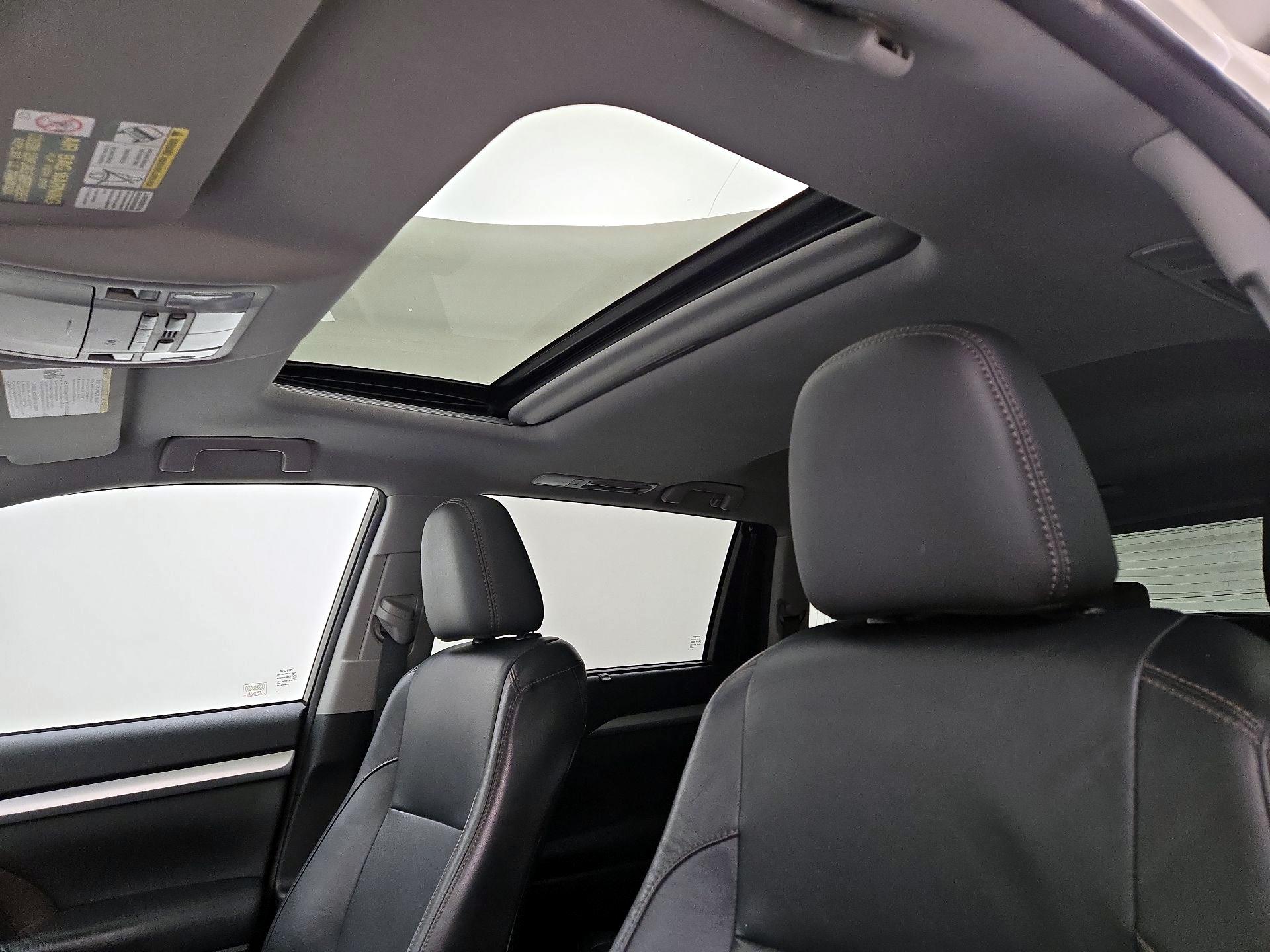Thumbnail: 2015 Toyota Highlander - 20