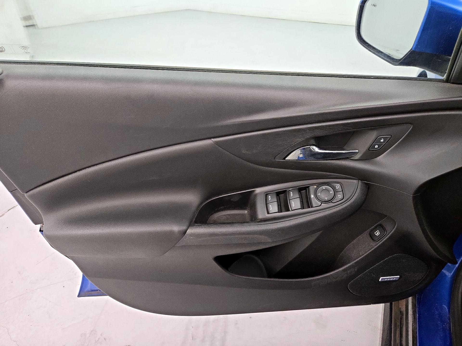 Thumbnail: 2018 Chevrolet Volt - 12