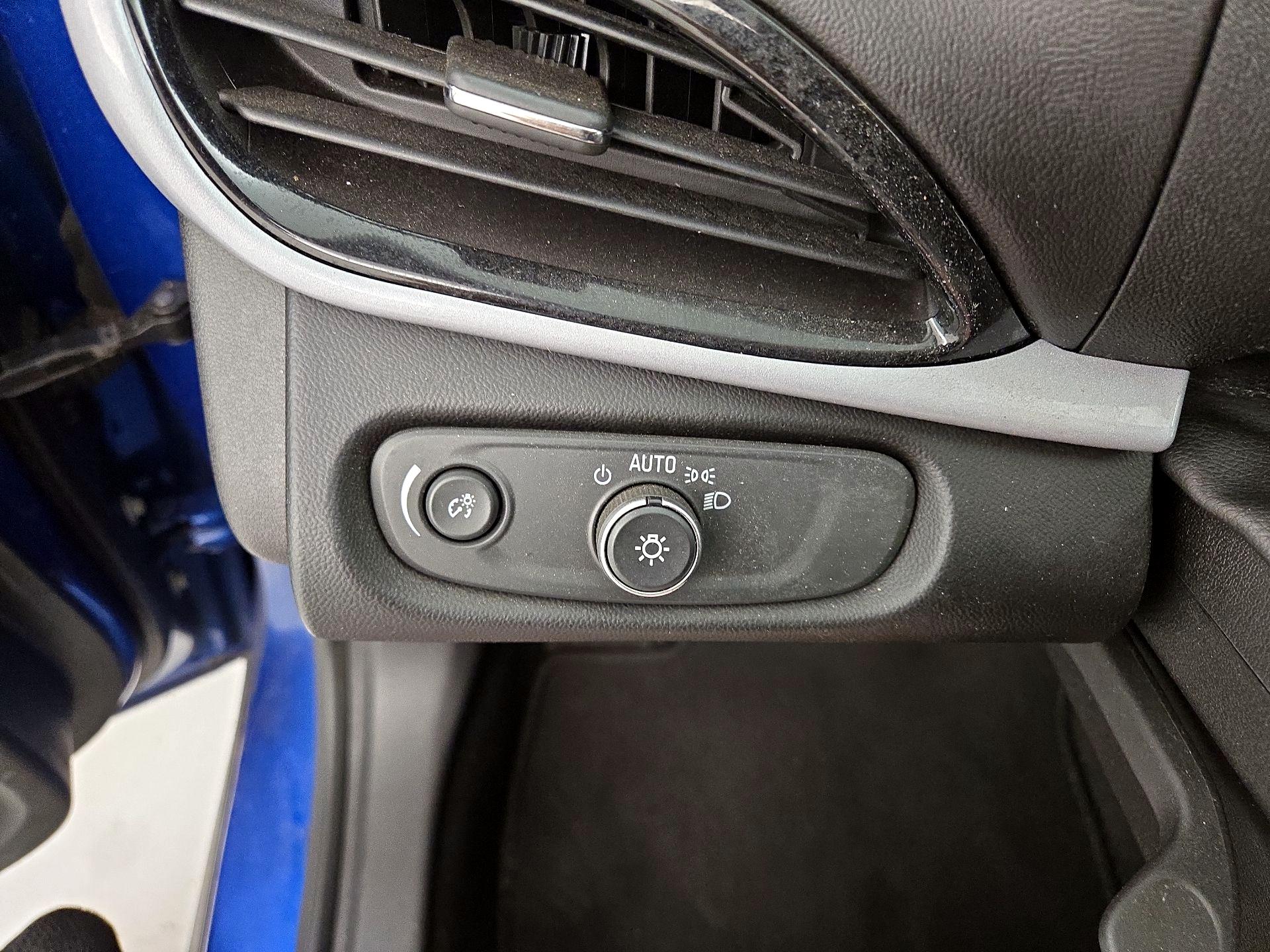Thumbnail: 2018 Chevrolet Volt - 13