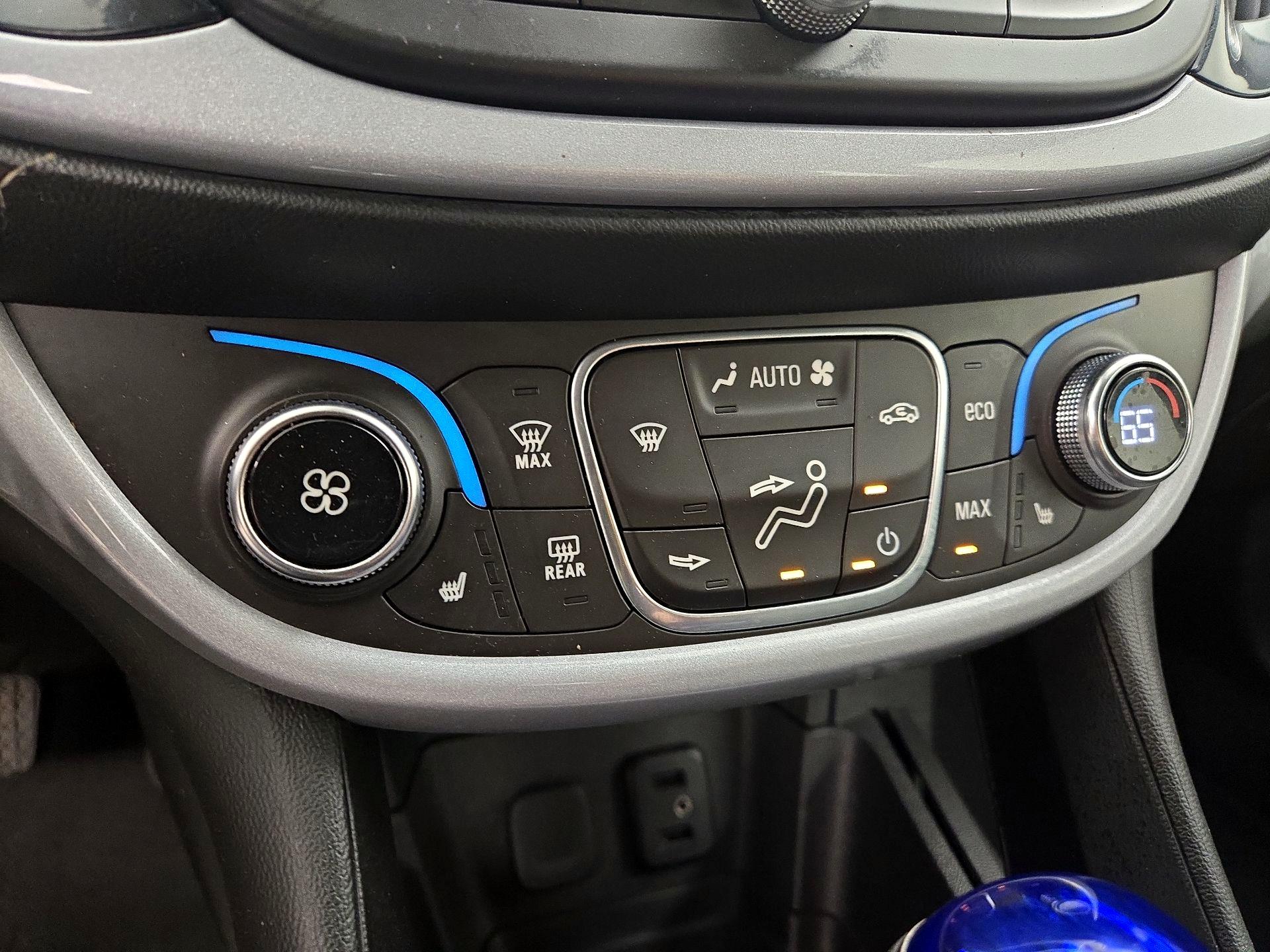 Thumbnail: 2018 Chevrolet Volt - 16