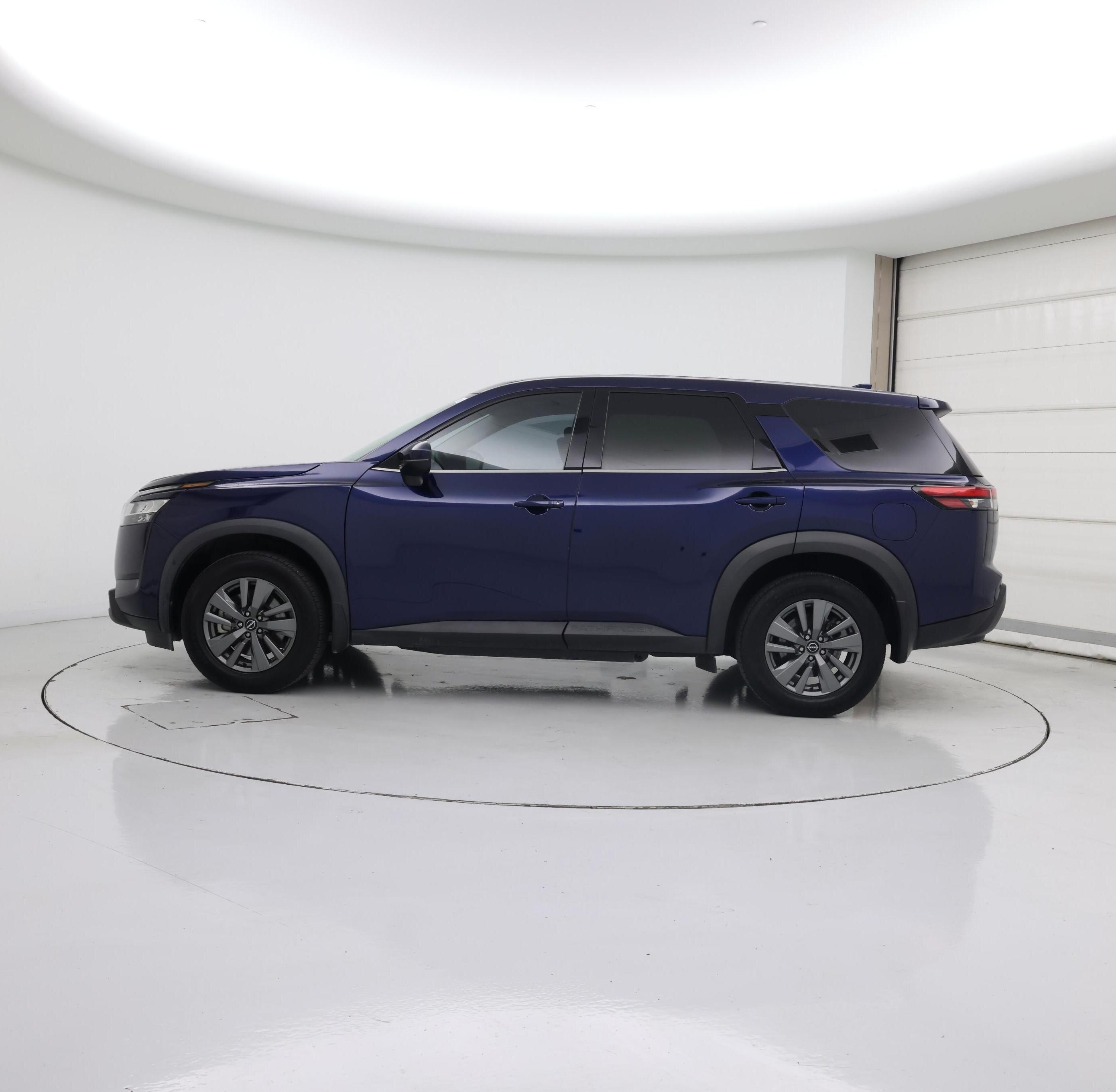 Thumbnail: 2022 Nissan Pathfinder - 3