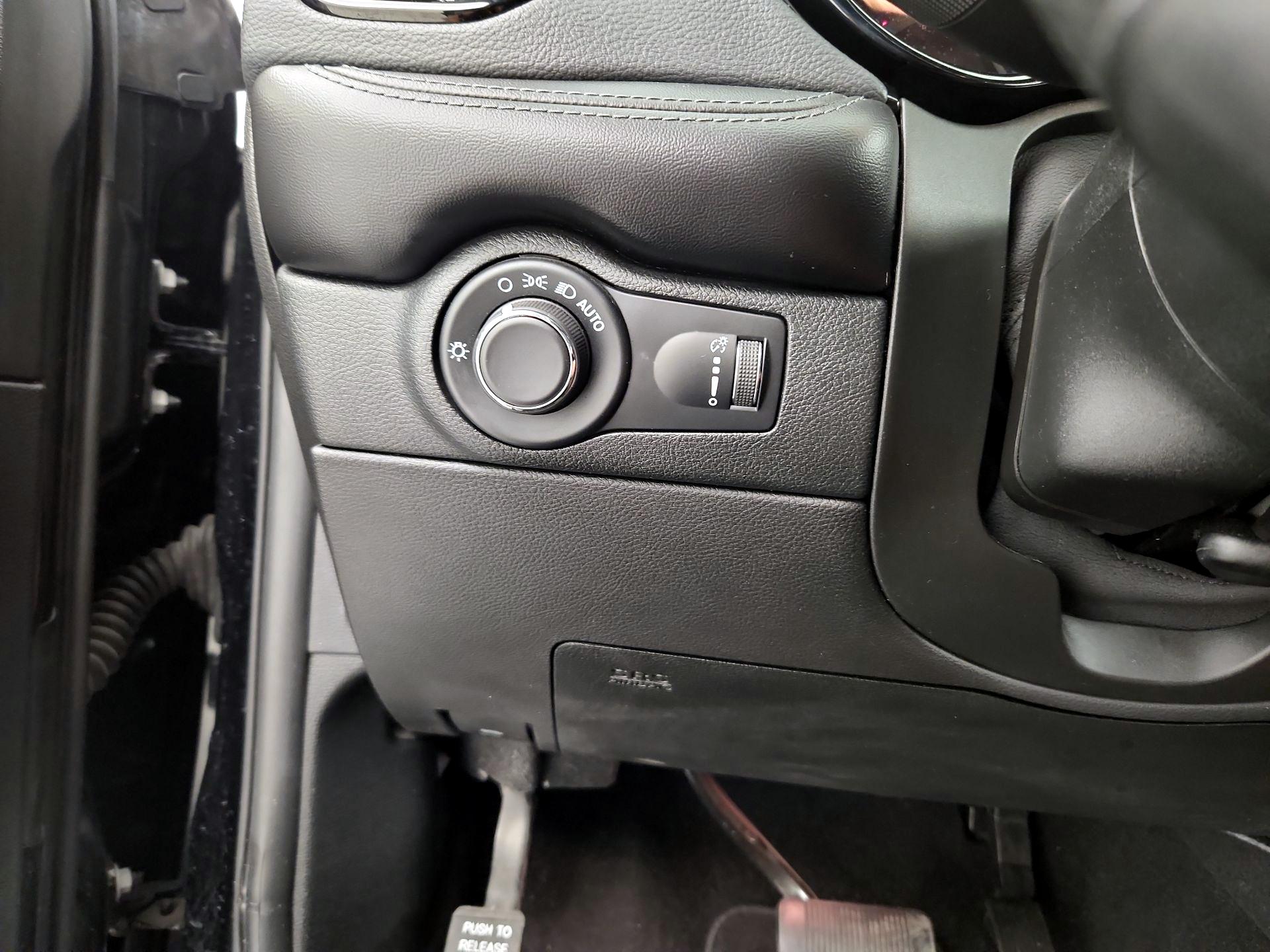 Thumbnail: 2023 Dodge Durango - 13