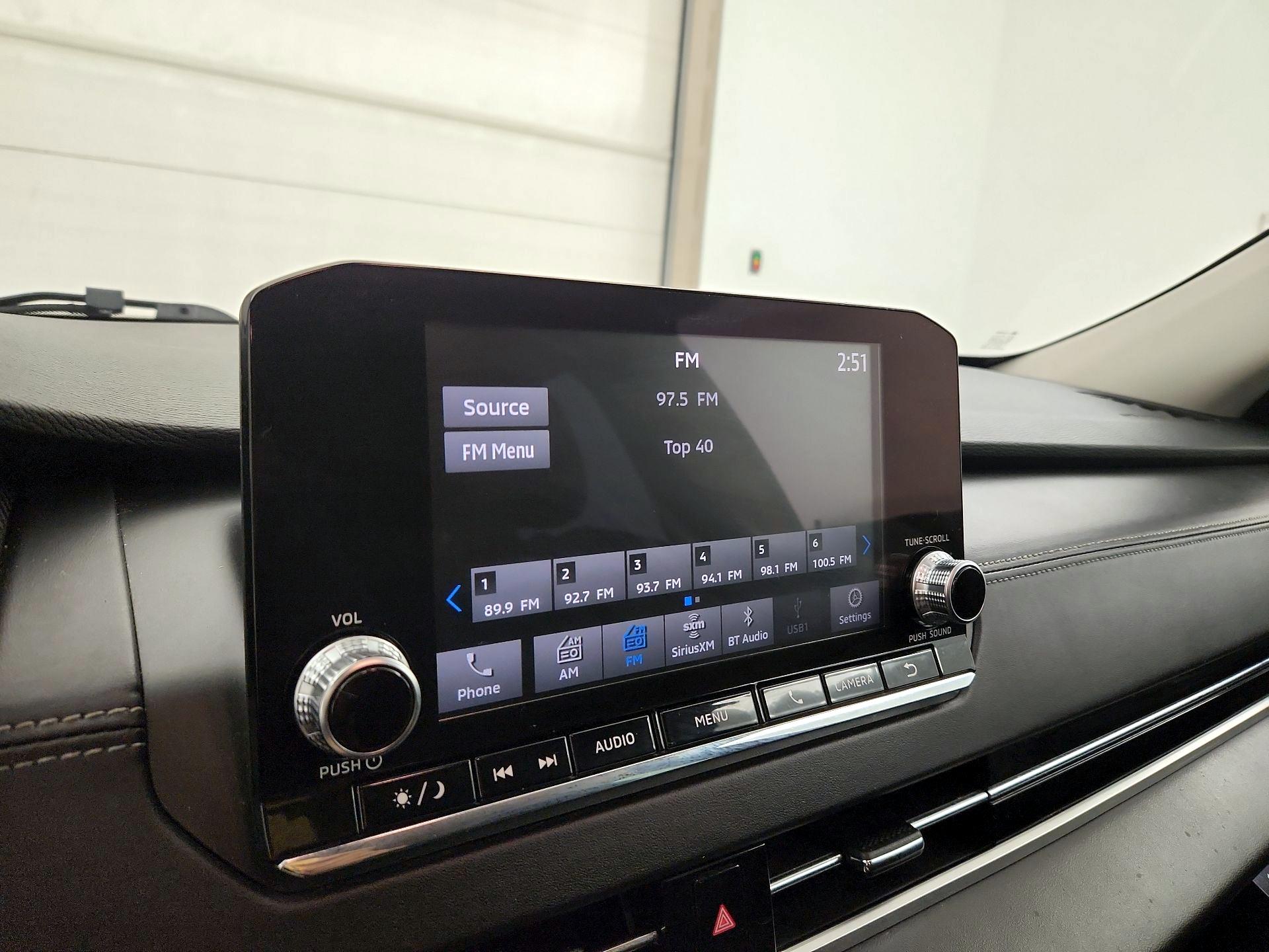 Thumbnail: 2023 Mitsubishi Outlander - 15