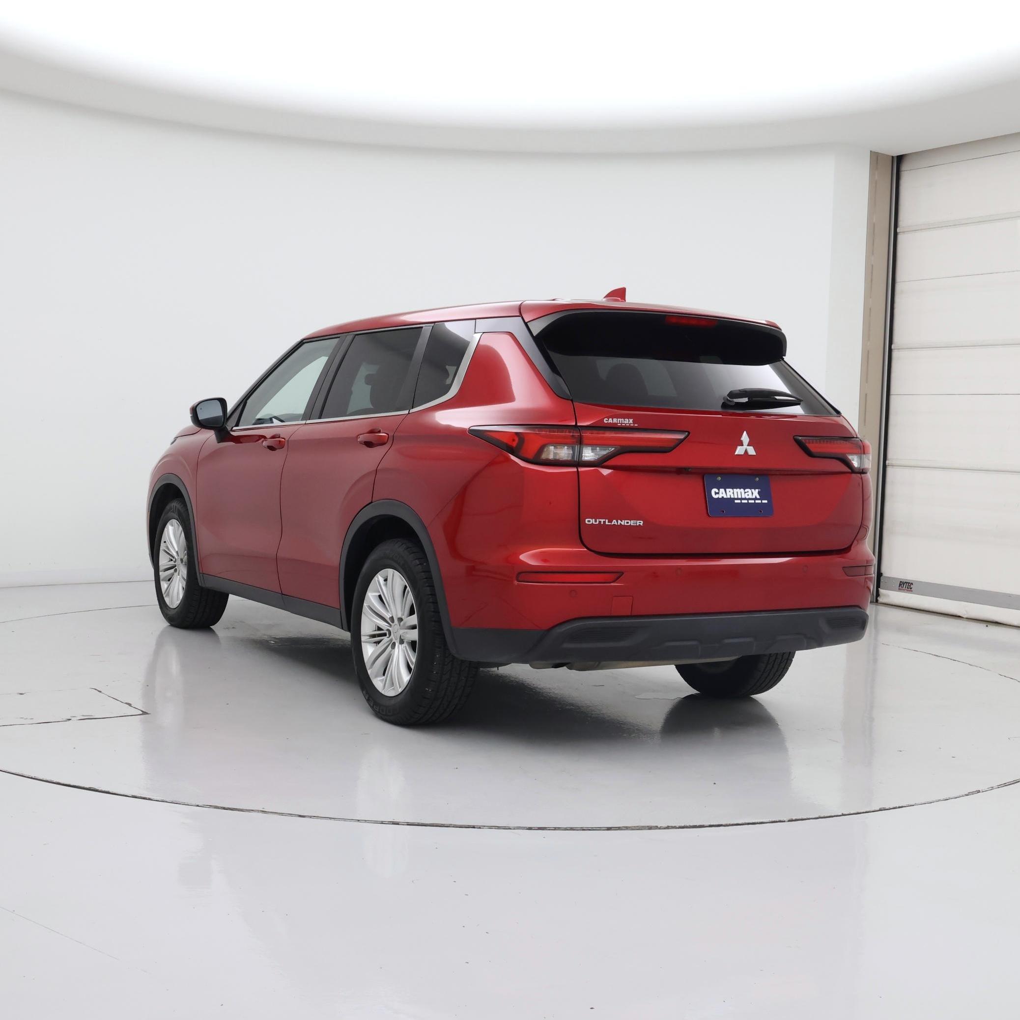 Thumbnail: 2023 Mitsubishi Outlander - 2